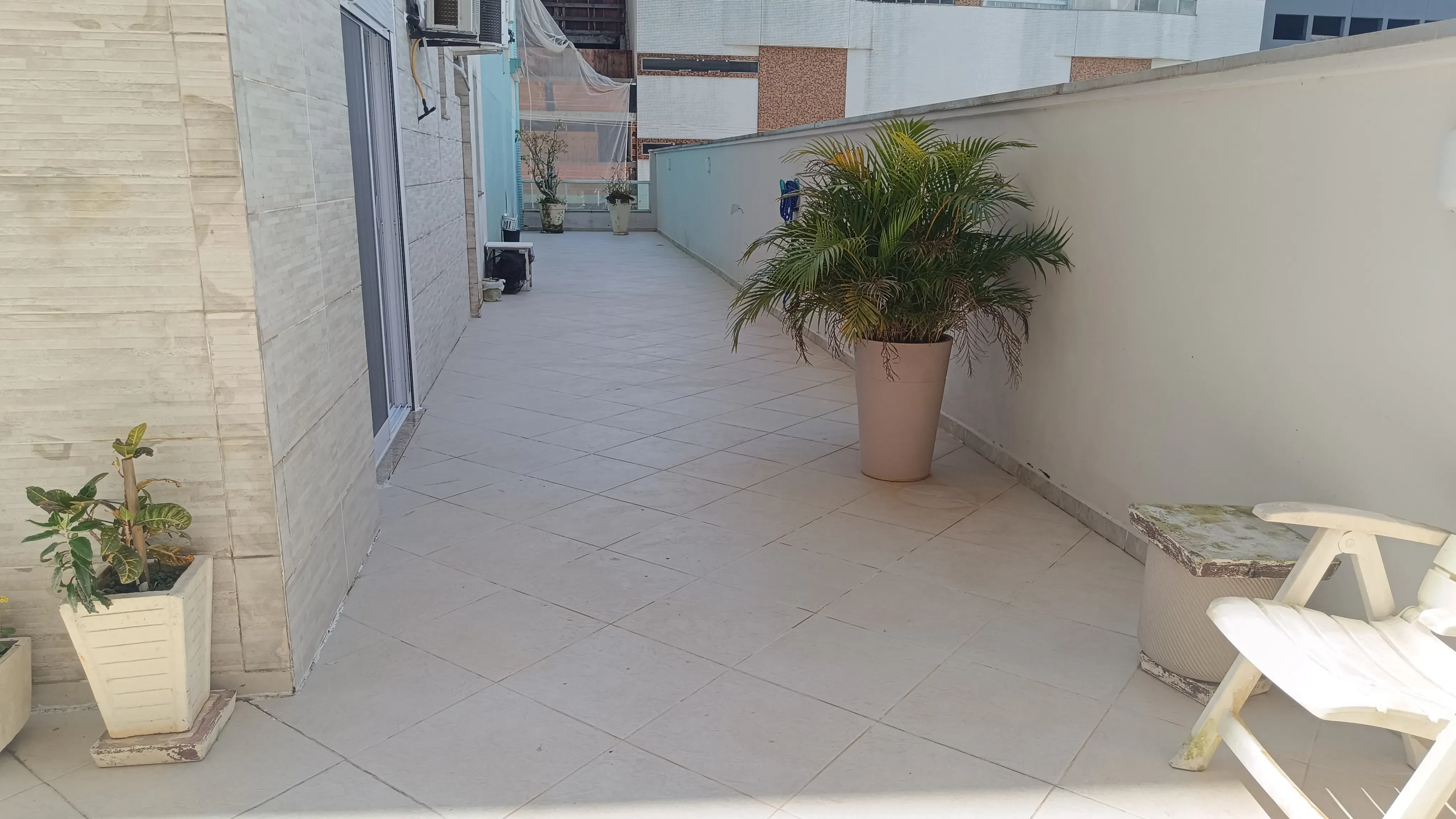 Apartamento com 3 dormitórios sendo 2 suítes e 1 vaga de garagem  Centro, Balneário Camboriú/SC