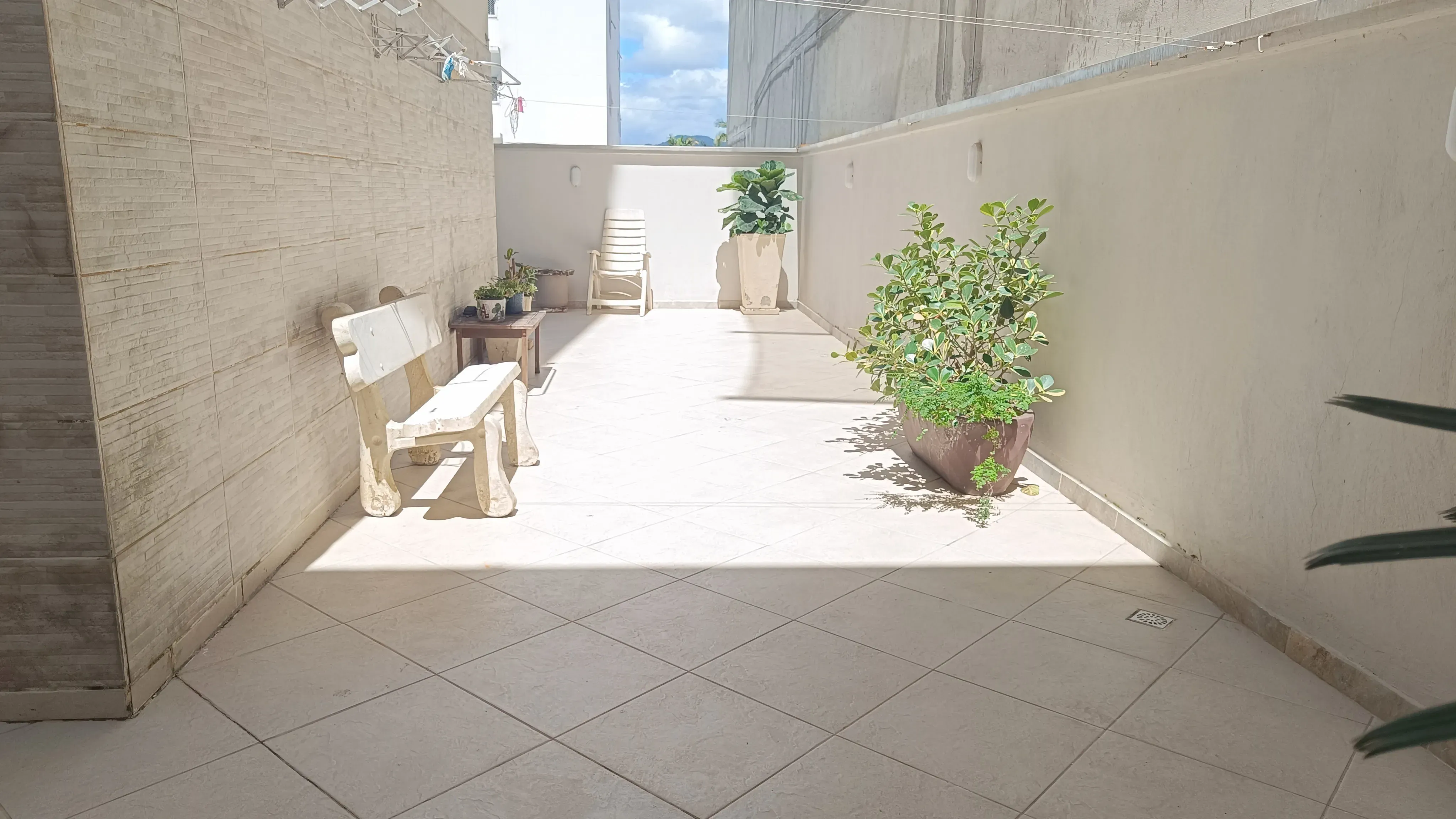 Apartamento com 3 dormitórios sendo 2 suítes e 1 vaga de garagem  Centro, Balneário Camboriú/SC