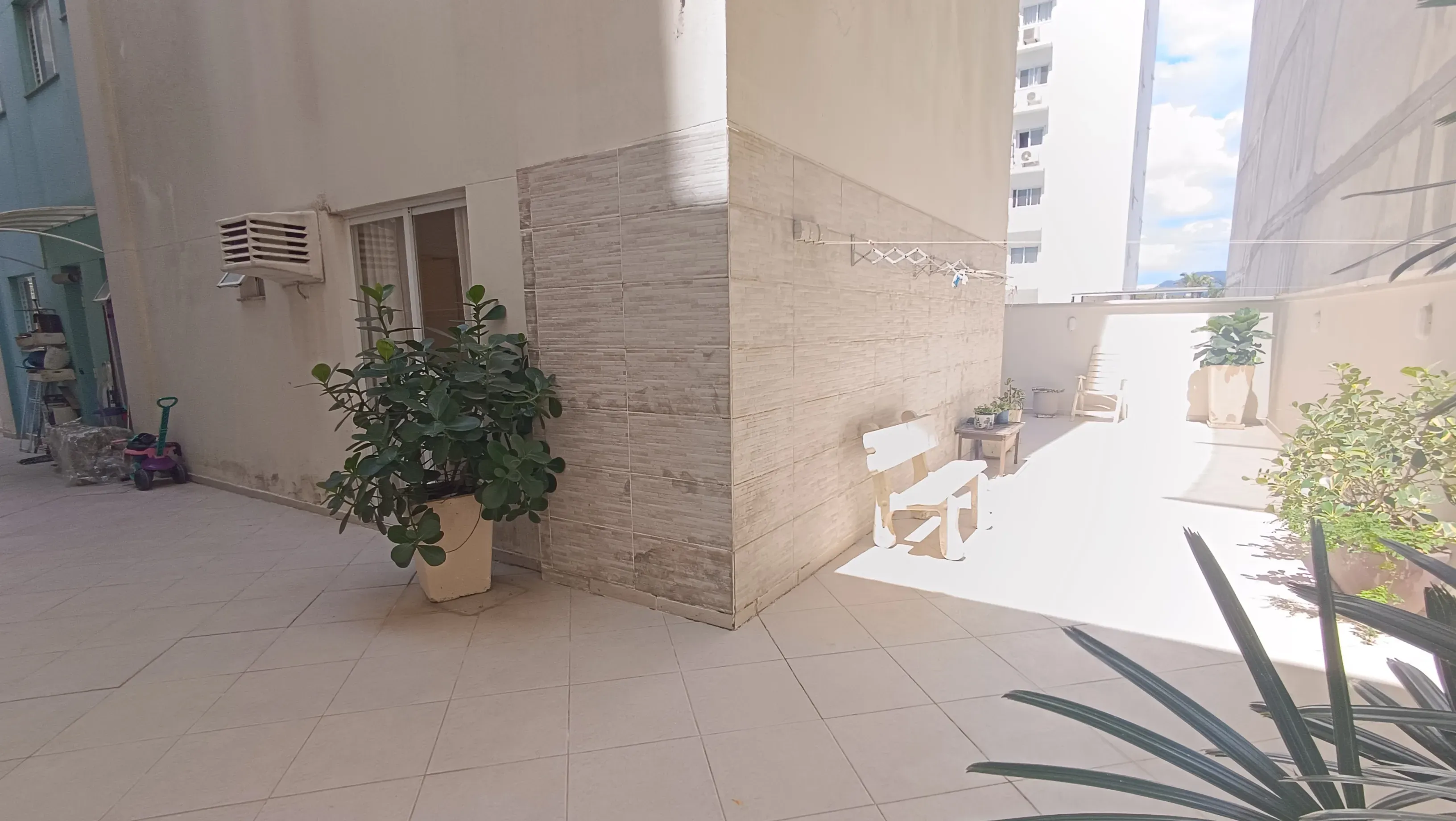 Apartamento com 3 dormitórios sendo 2 suítes e 1 vaga de garagem  Centro, Balneário Camboriú/SC