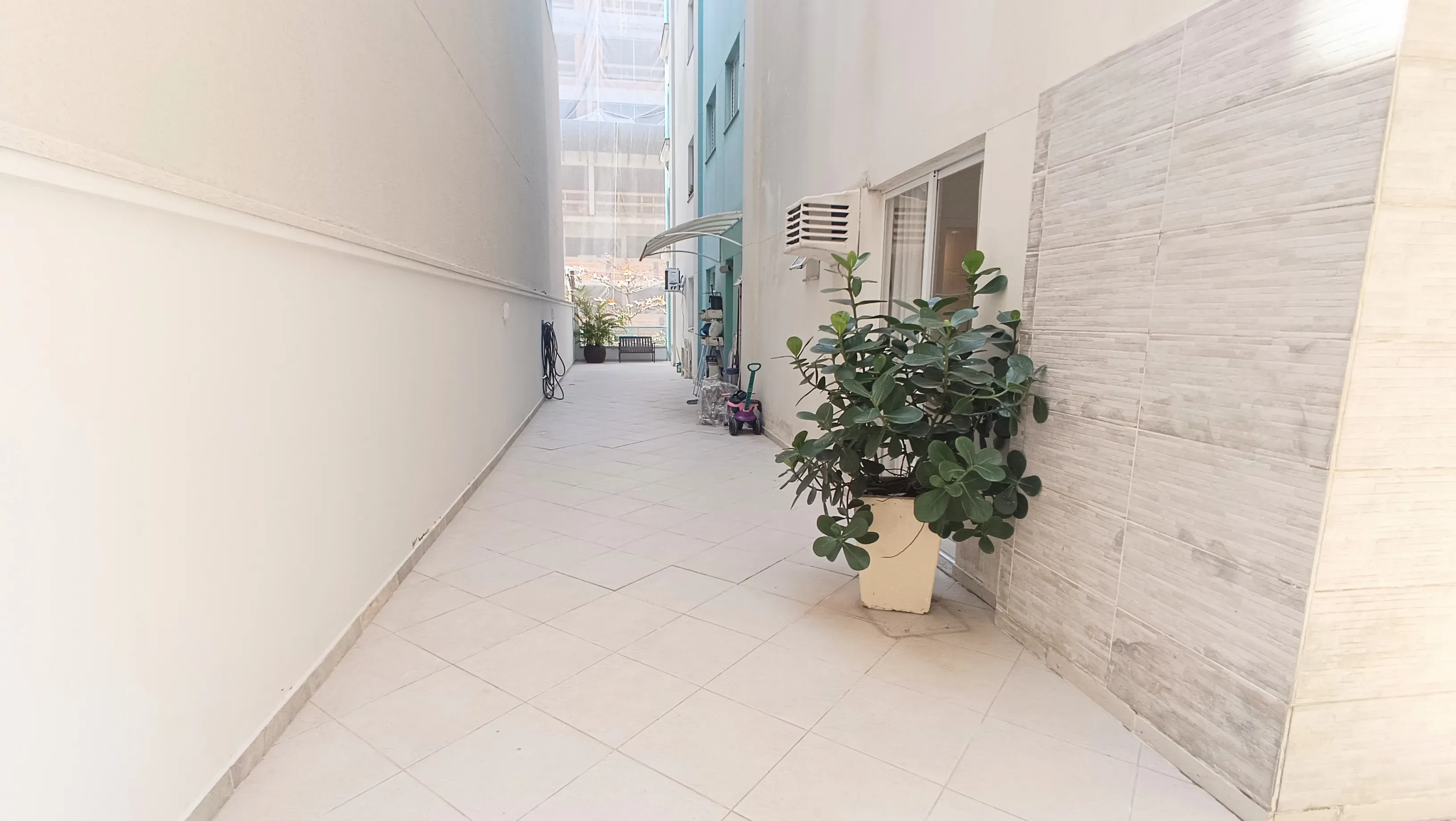 Apartamento com 3 dormitórios sendo 2 suítes e 1 vaga de garagem  Centro, Balneário Camboriú/SC