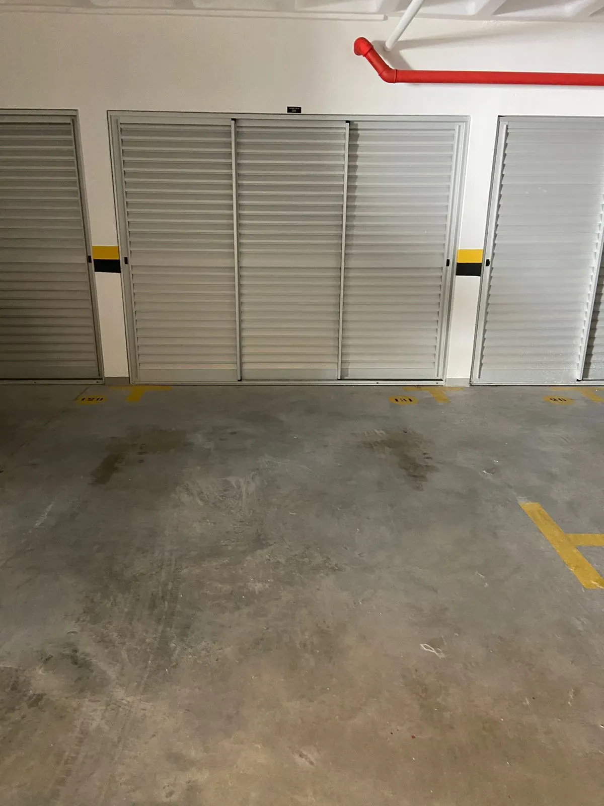 Apartamento com 2 dormitórios sendo 2 suítes e 2 vagas de garagem, Bairro Canto em Florianópolis/SC