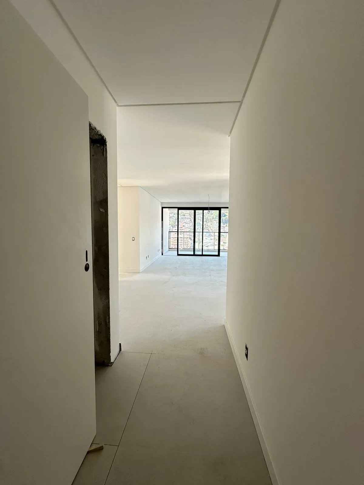 Apartamento 3 dormitórios sendo 1 suíte e 2 vagas garagem - Centro de Florianópolis/SC