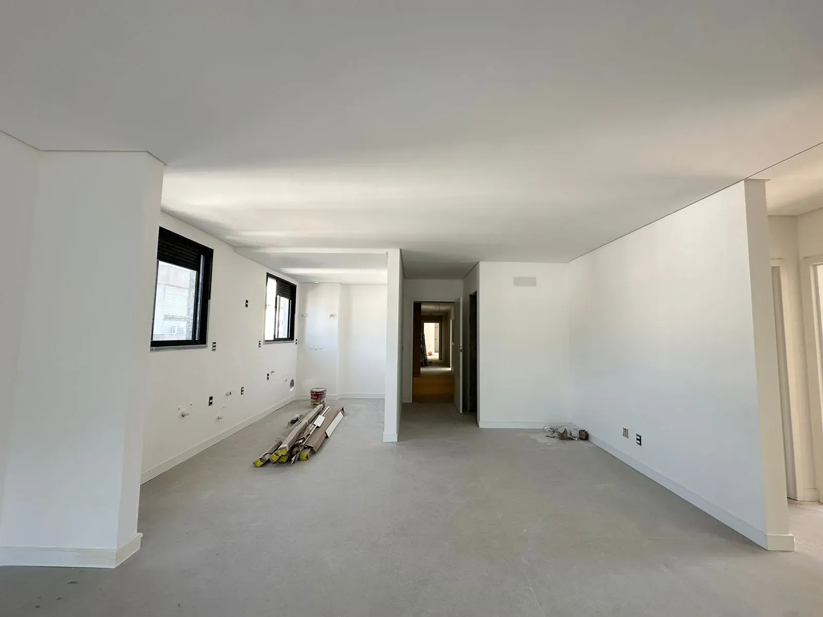 Apartamento 3 dormitórios sendo 1 suíte e 2 vagas garagem - Centro de Florianópolis/SC