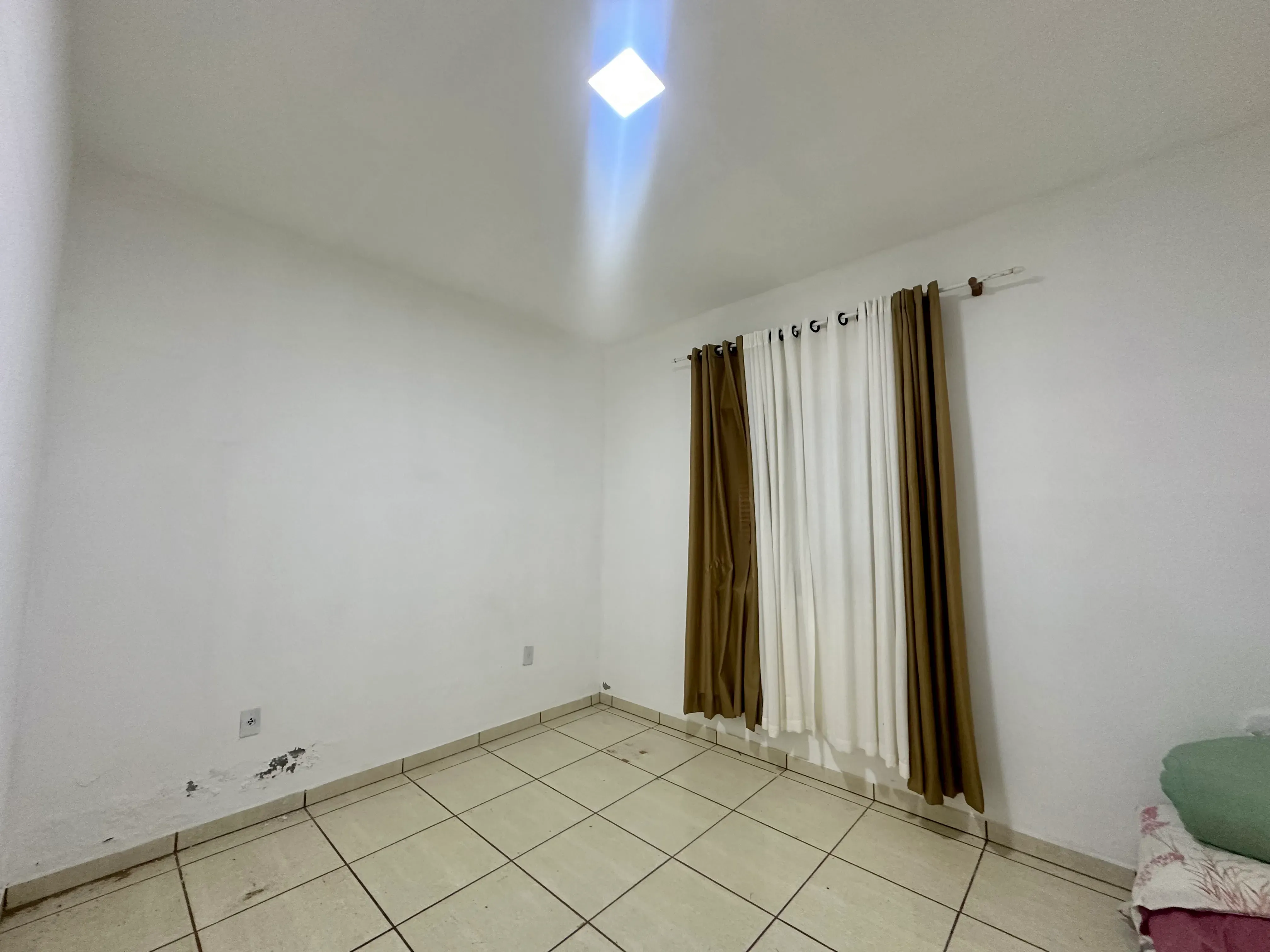 Casa com 3 dormitórios e 2 vagas, 850m da praia do Gravatá - Navegantes/SC