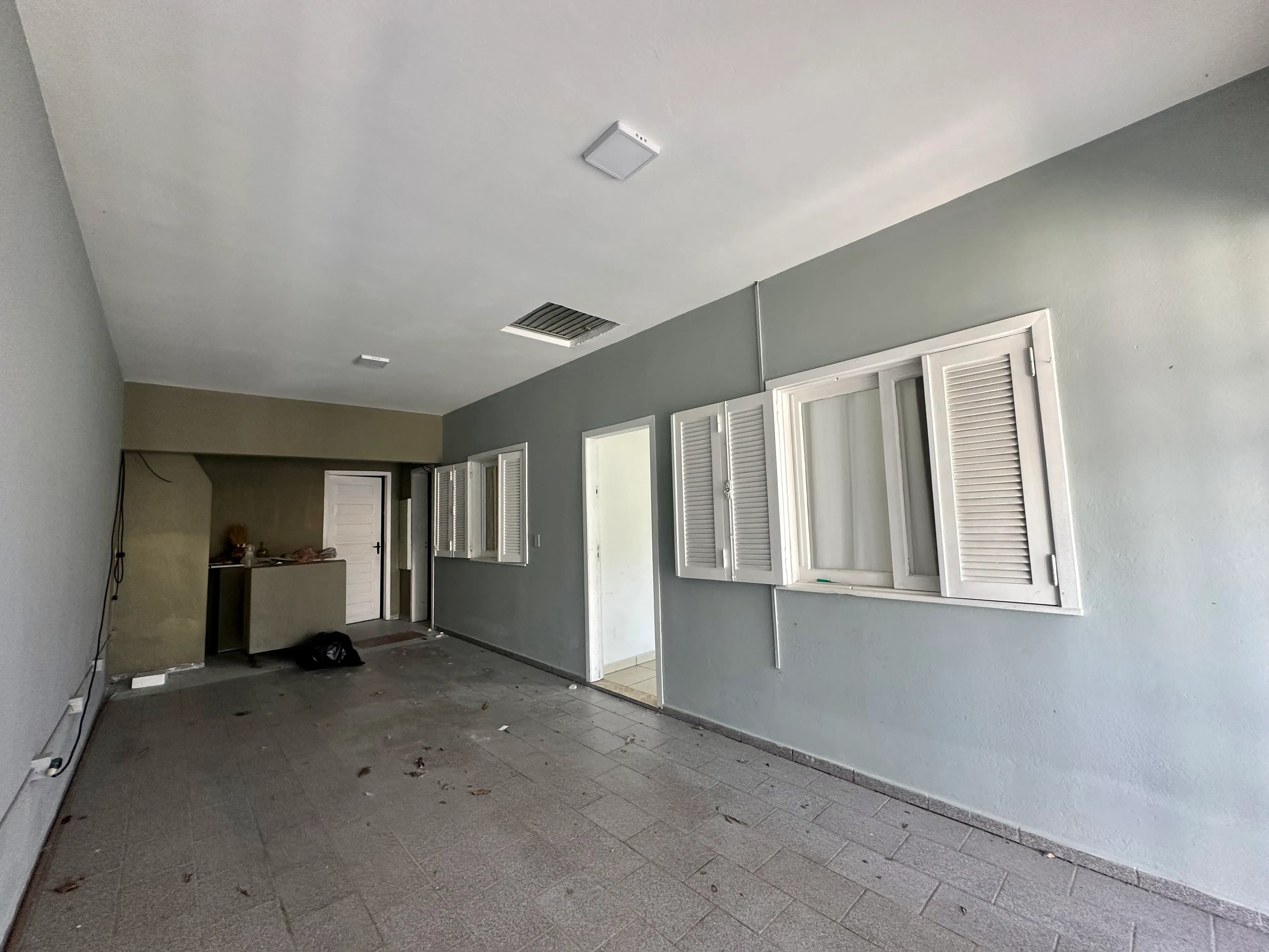 Casa com 3 dormitórios e 2 vagas, 850m da praia do Gravatá - Navegantes/SC