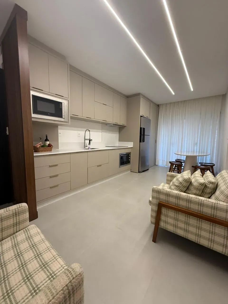Apartamento vista mar com 2 suítes e 1 vaga de garagem em Itapema/SC