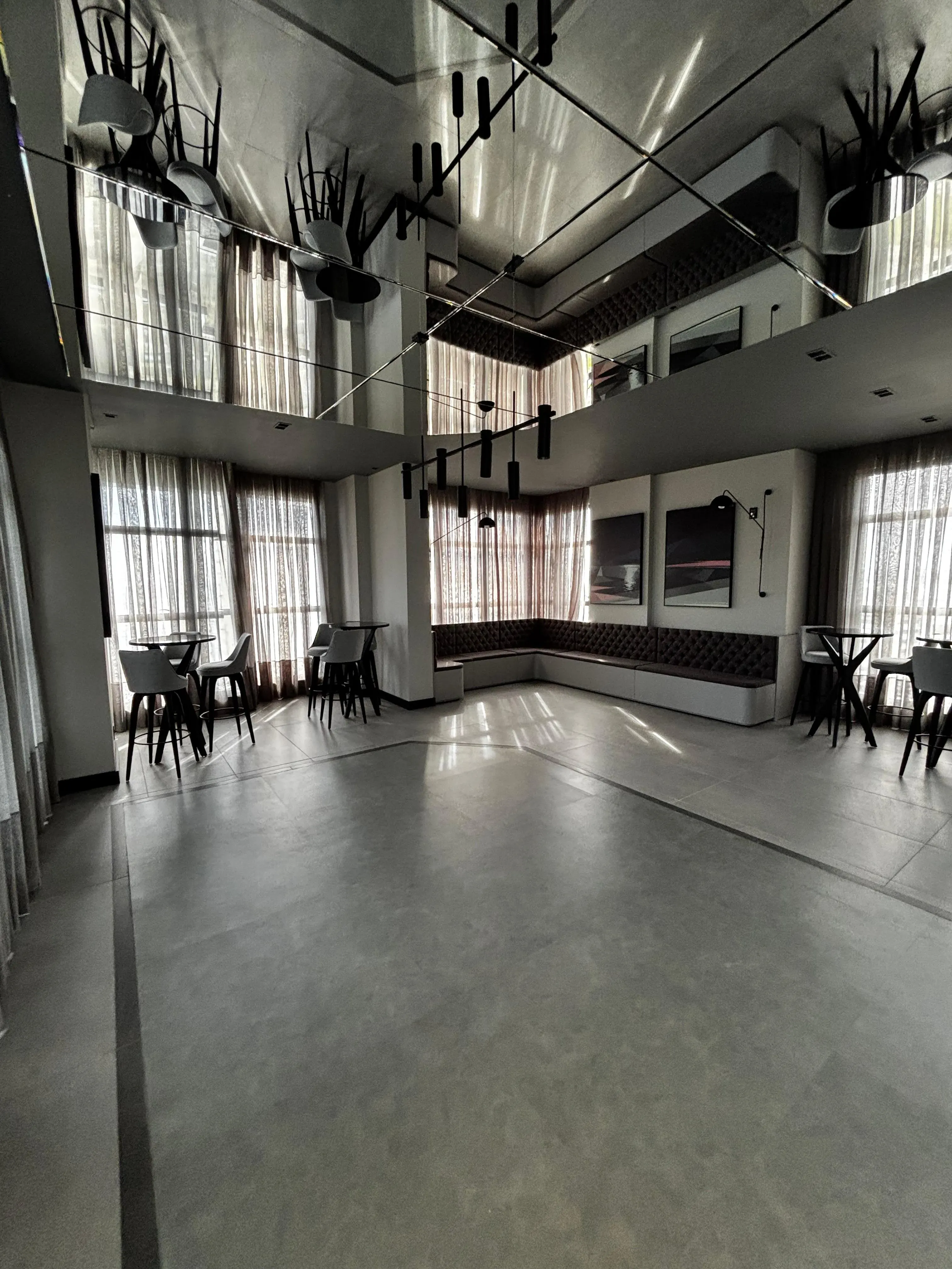 Apartamento vista mar com 2 suítes e 1 vaga de garagem em Itapema/SC