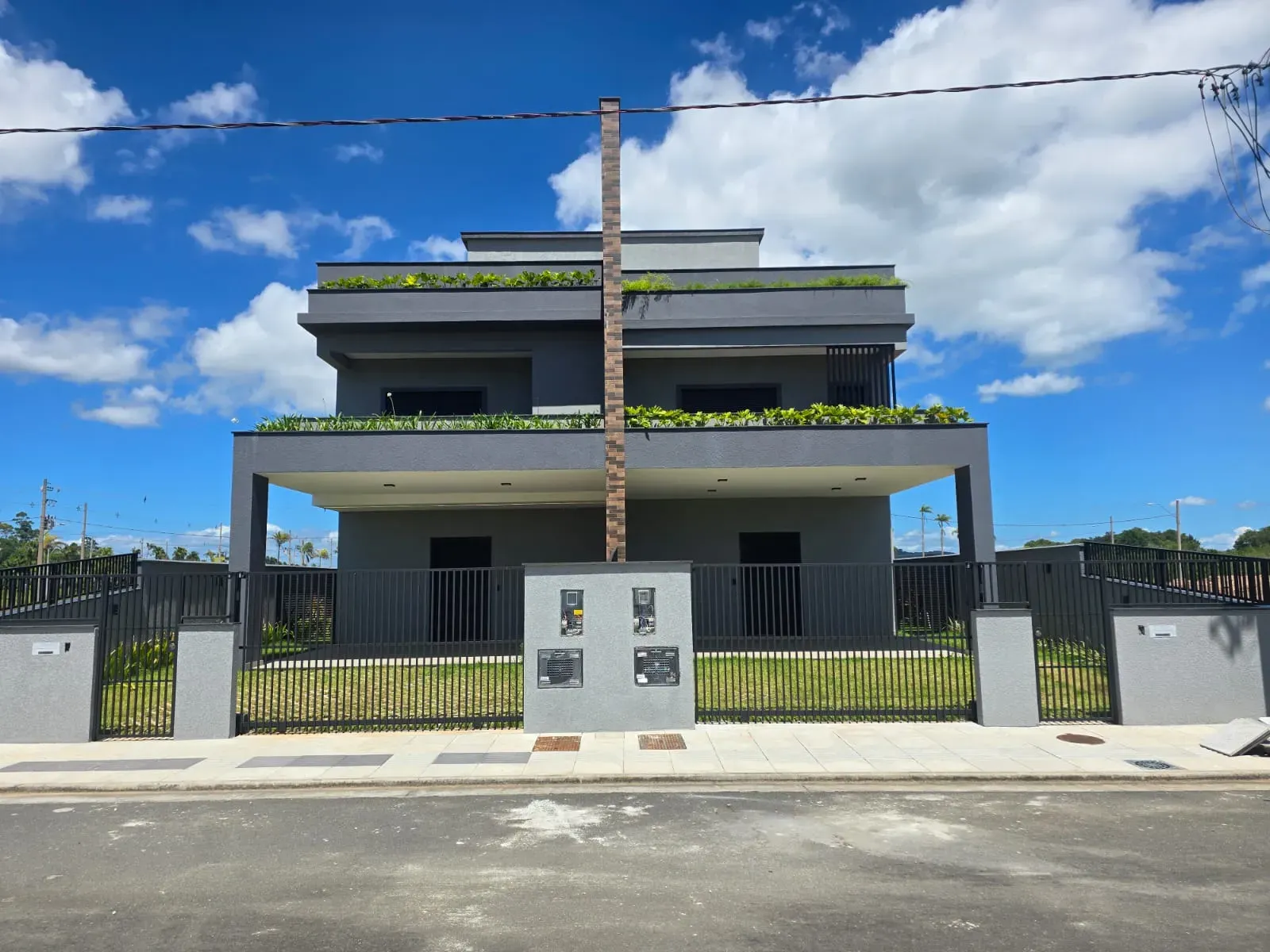 Casa com 3 suítes e 1 vaga – Real Parque | Florianópolis/SC