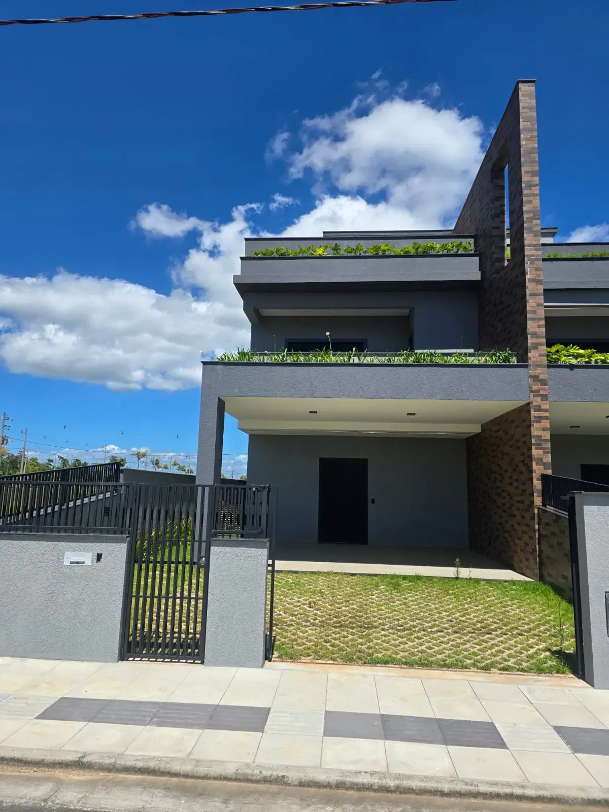 Casa com 3 suítes e 1 vaga – Real Parque | Florianópolis/SC