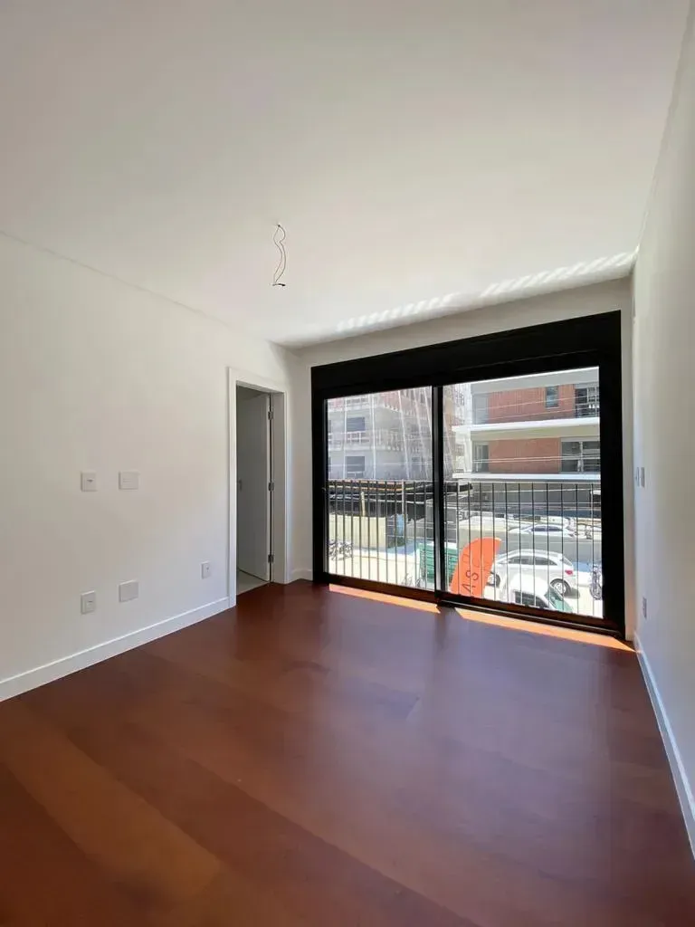 Apartamento Duplex mobiliado com 3 dormitórios sendo 3 suítes e 2 vagas de garagem - Jurerê/SC