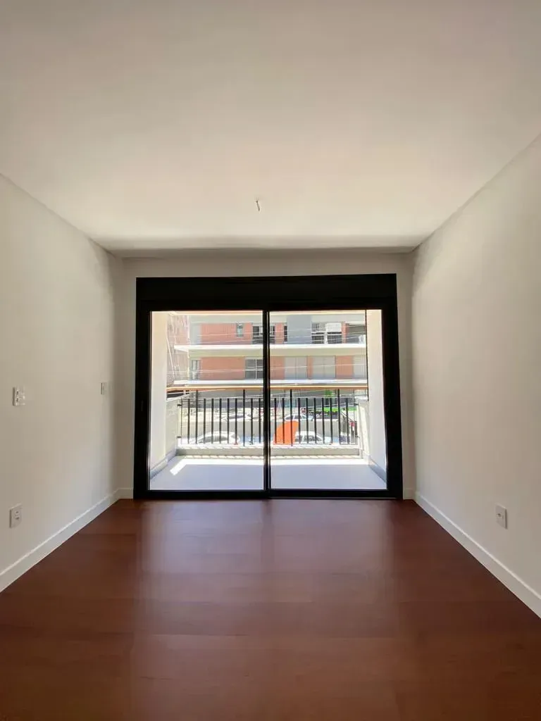 Apartamento Duplex mobiliado com 3 dormitórios sendo 3 suítes e 2 vagas de garagem - Jurerê/SC