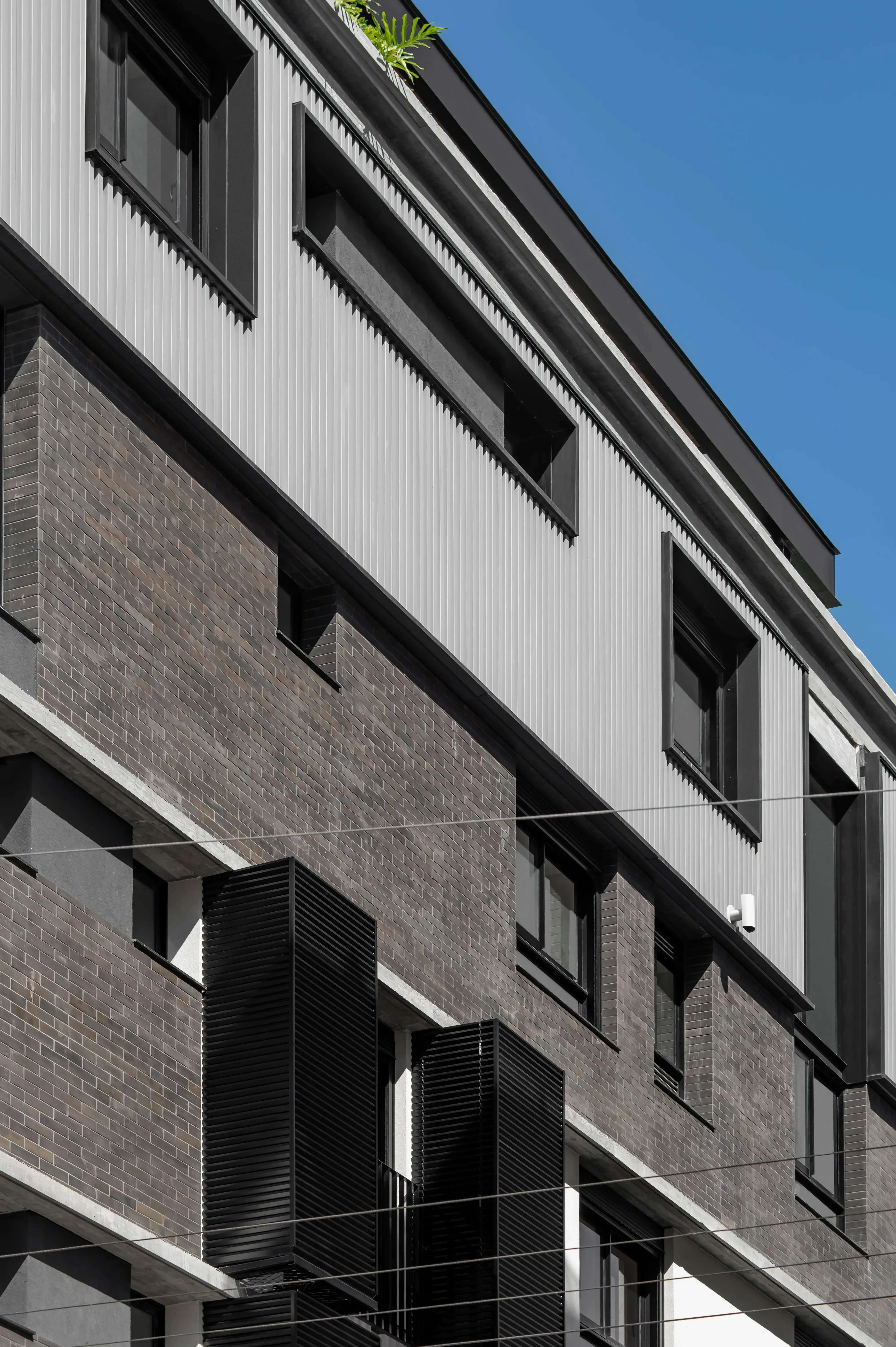 Apartamento Duplex mobiliado com 3 dormitórios sendo 3 suítes e 2 vagas de garagem - Jurerê/SC