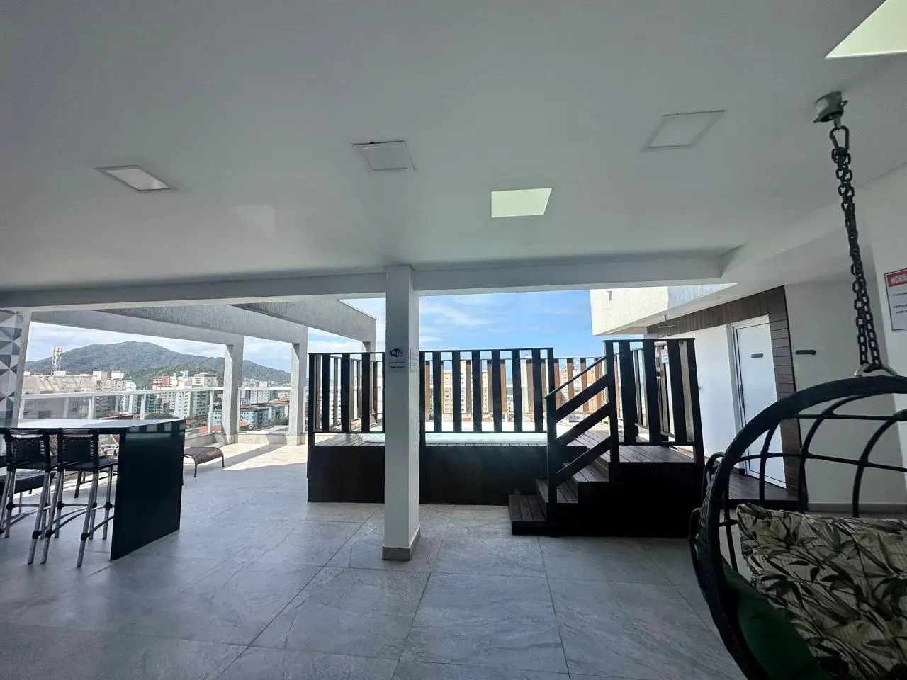 Apartamento com 2 dormitórios sendo 1 suíte 1 vaga, a 300 metros da praia de Gravatá, Navegantes/SC