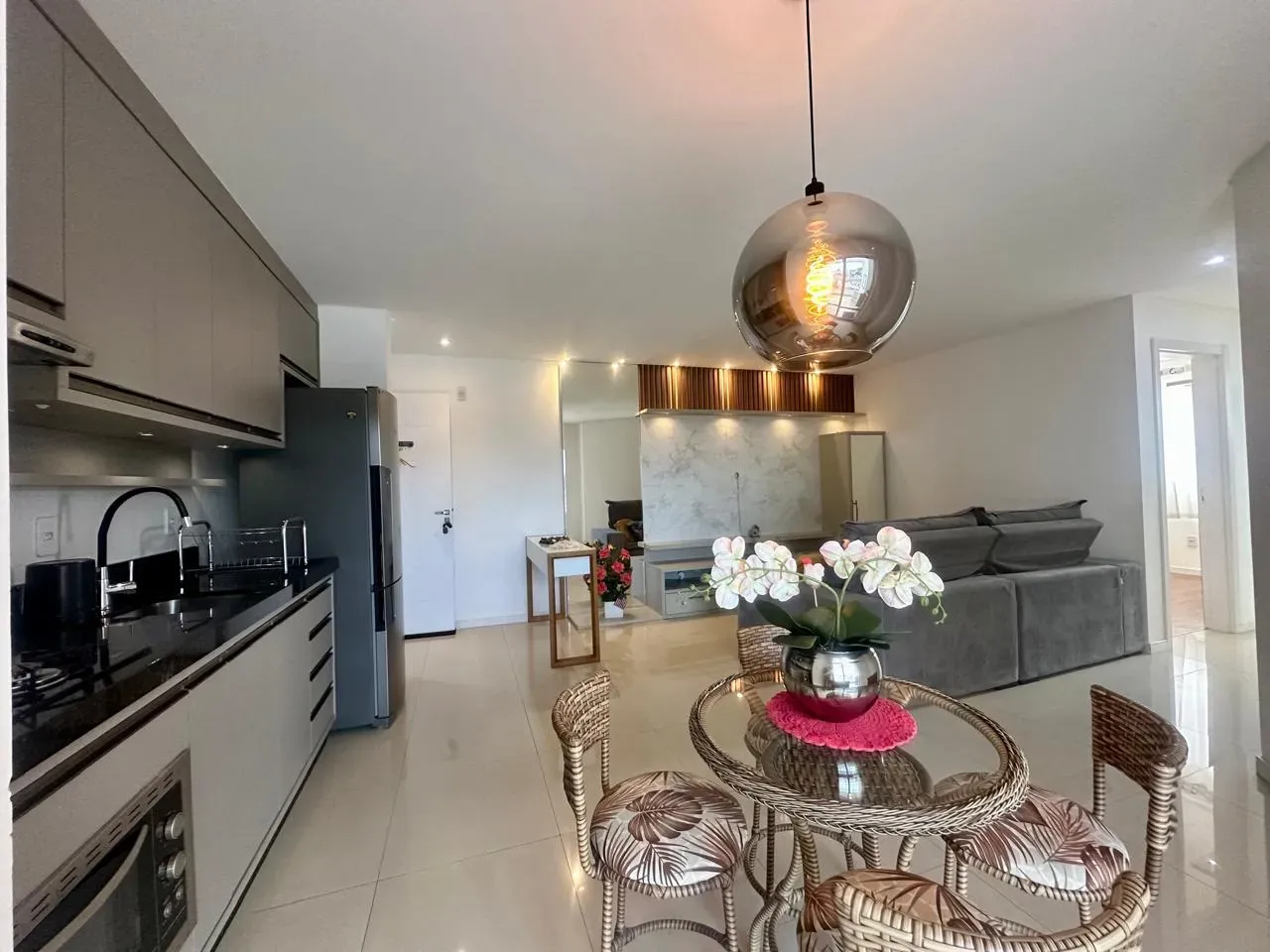 Apartamento com 2 dormitórios sendo 1 suíte 1 vaga, a 300 metros da praia de Gravatá, Navegantes/SC