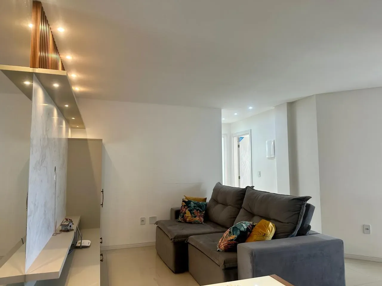 Apartamento com 2 dormitórios sendo 1 suíte 1 vaga, a 300 metros da praia de Gravatá, Navegantes/SC