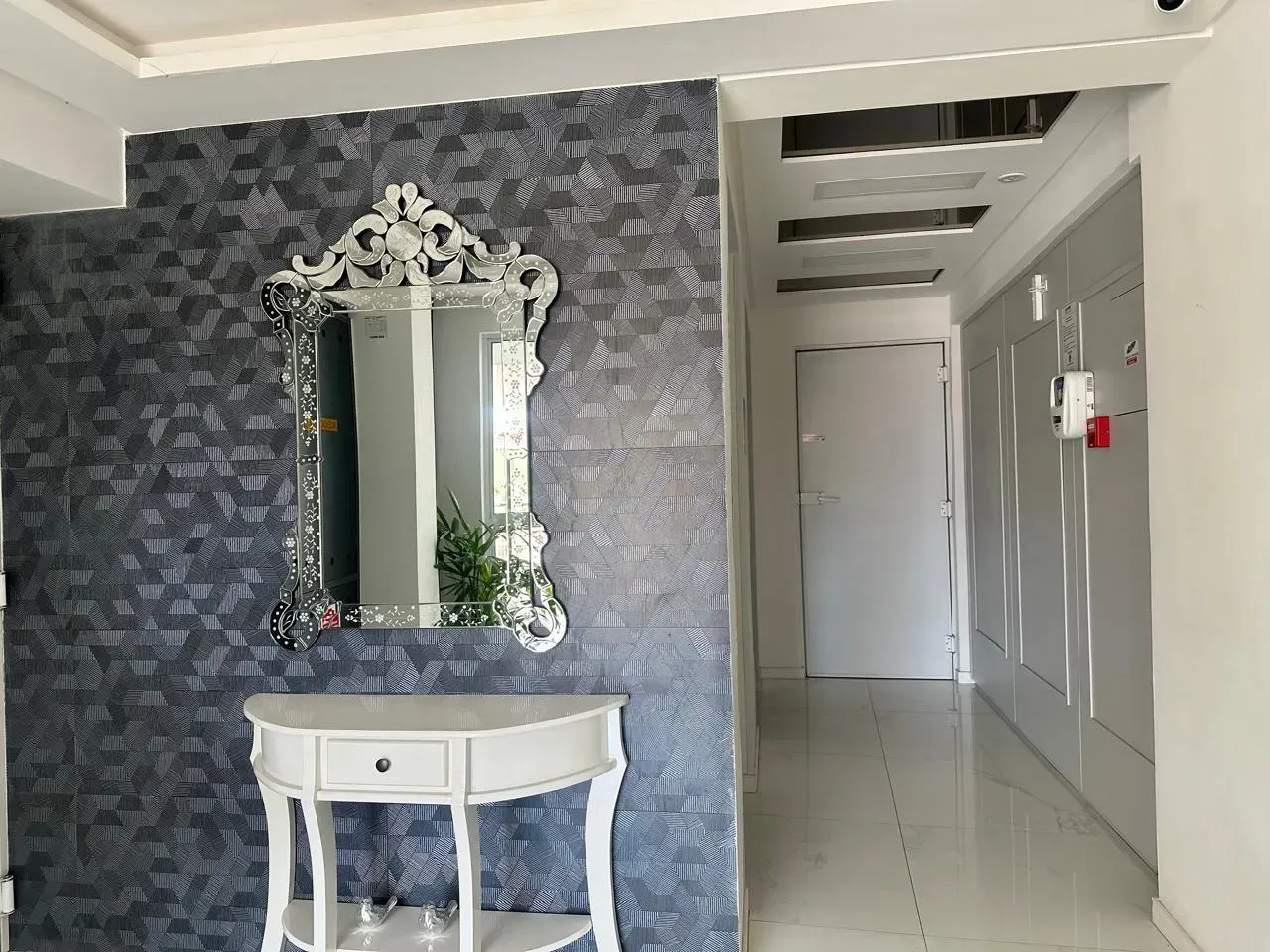 Apartamento com 2 dormitórios sendo 1 suíte 1 vaga, a 300 metros da praia de Gravatá, Navegantes/SC