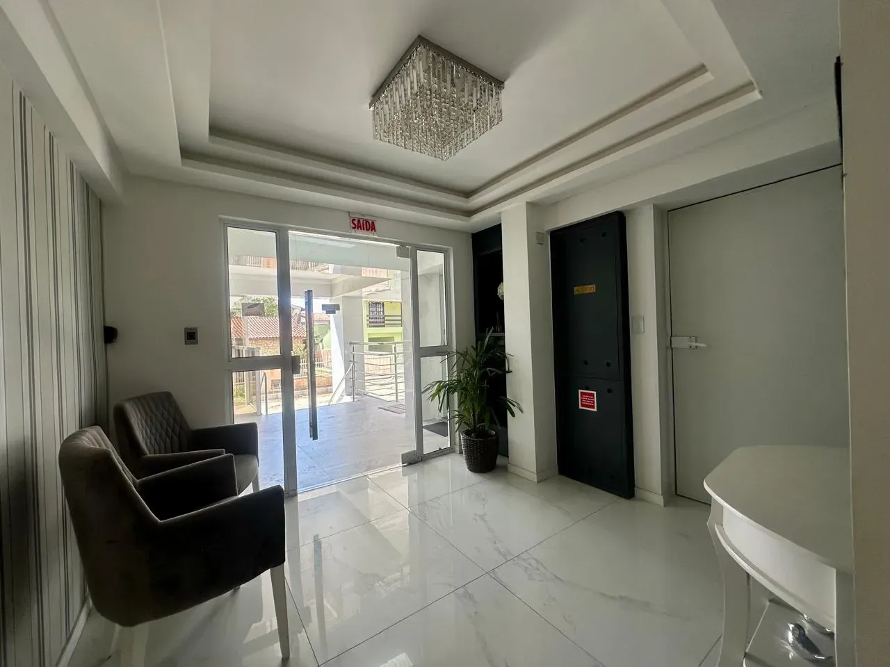 Apartamento com 2 dormitórios sendo 1 suíte 1 vaga, a 300 metros da praia de Gravatá, Navegantes/SC