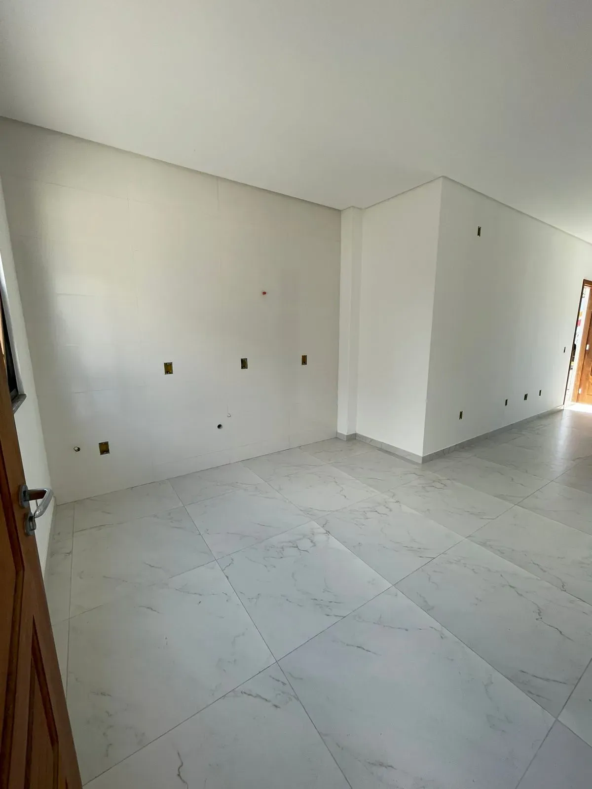 Sobrado com 2 suítes e 2 vagas de garagem – Loteamento Bela Vista | Palhoça/SC