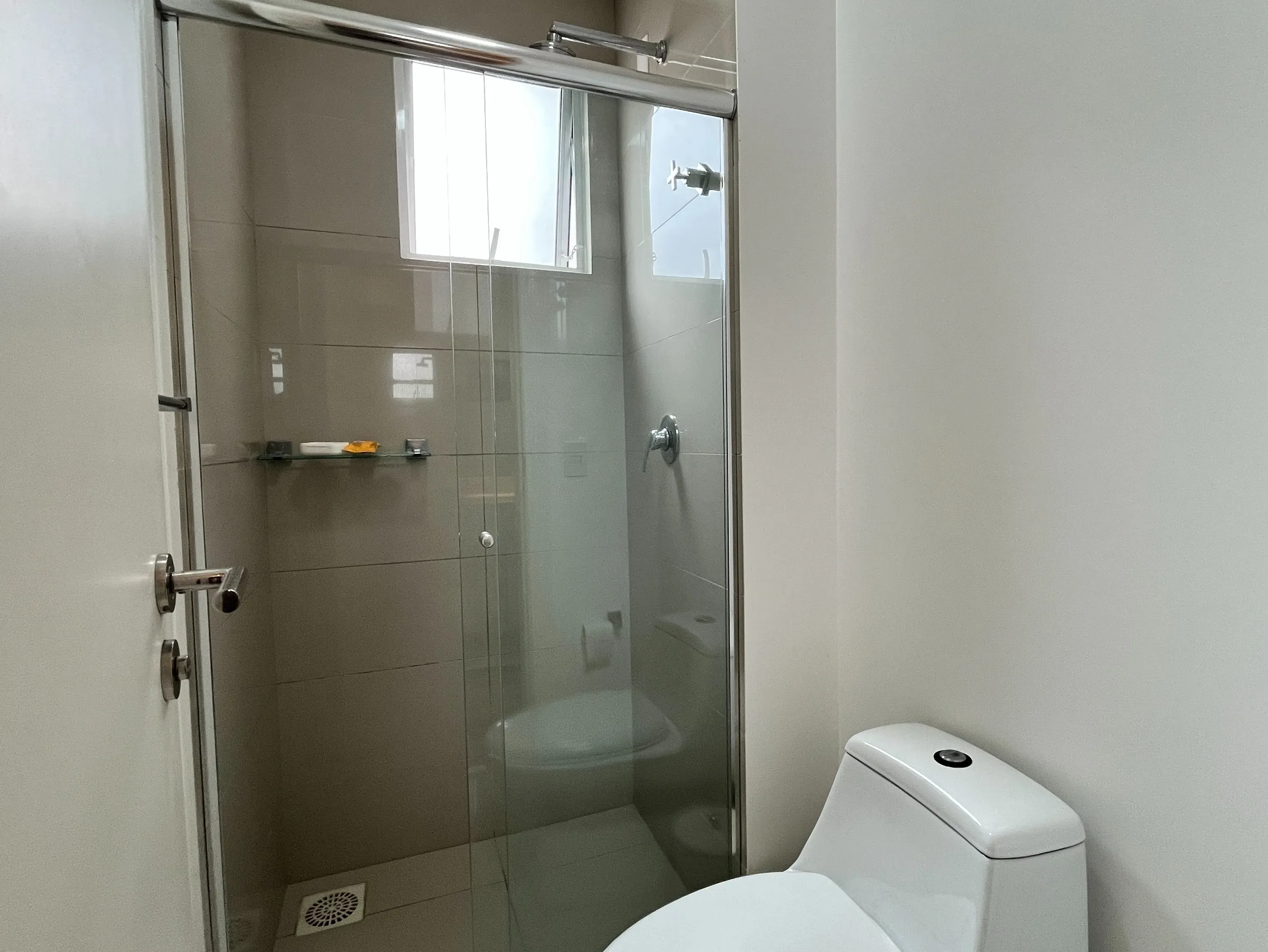 Apartamento alto padrão de 4 dormitórios proximo a Av. Central em BC