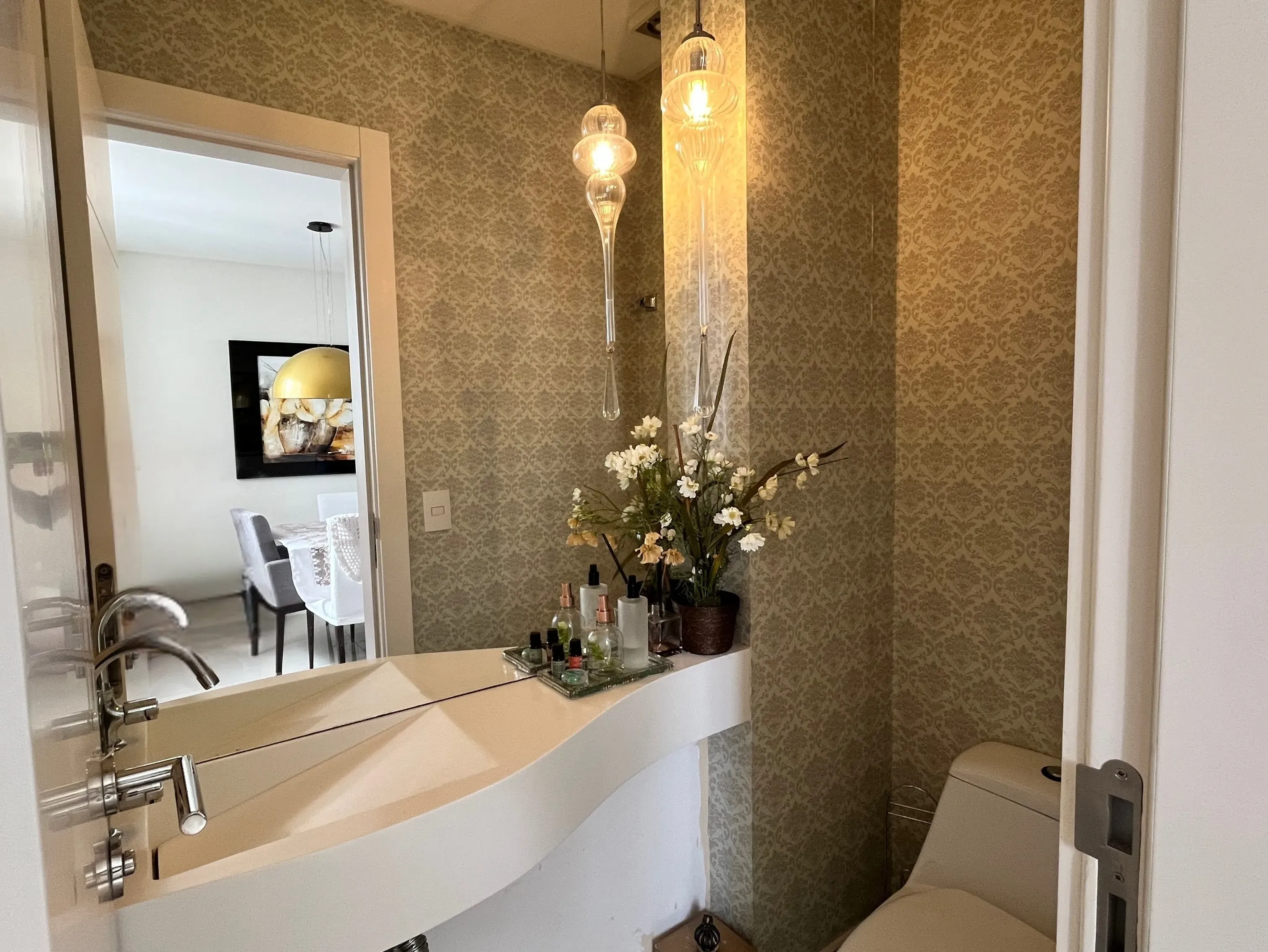 Apartamento alto padrão de 4 dormitórios proximo a Av. Central em BC