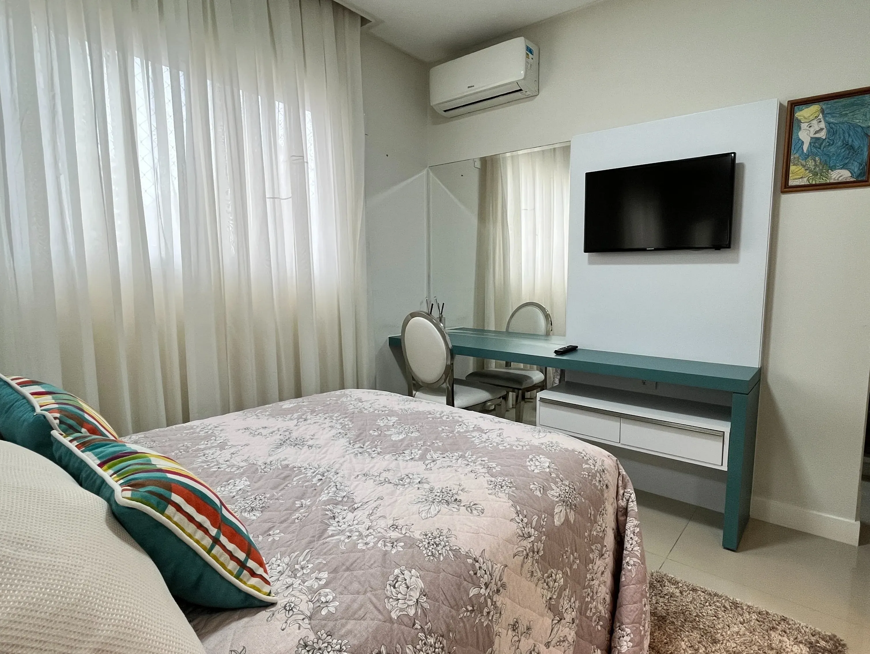 Apartamento alto padrão de 4 dormitórios proximo a Av. Central em BC