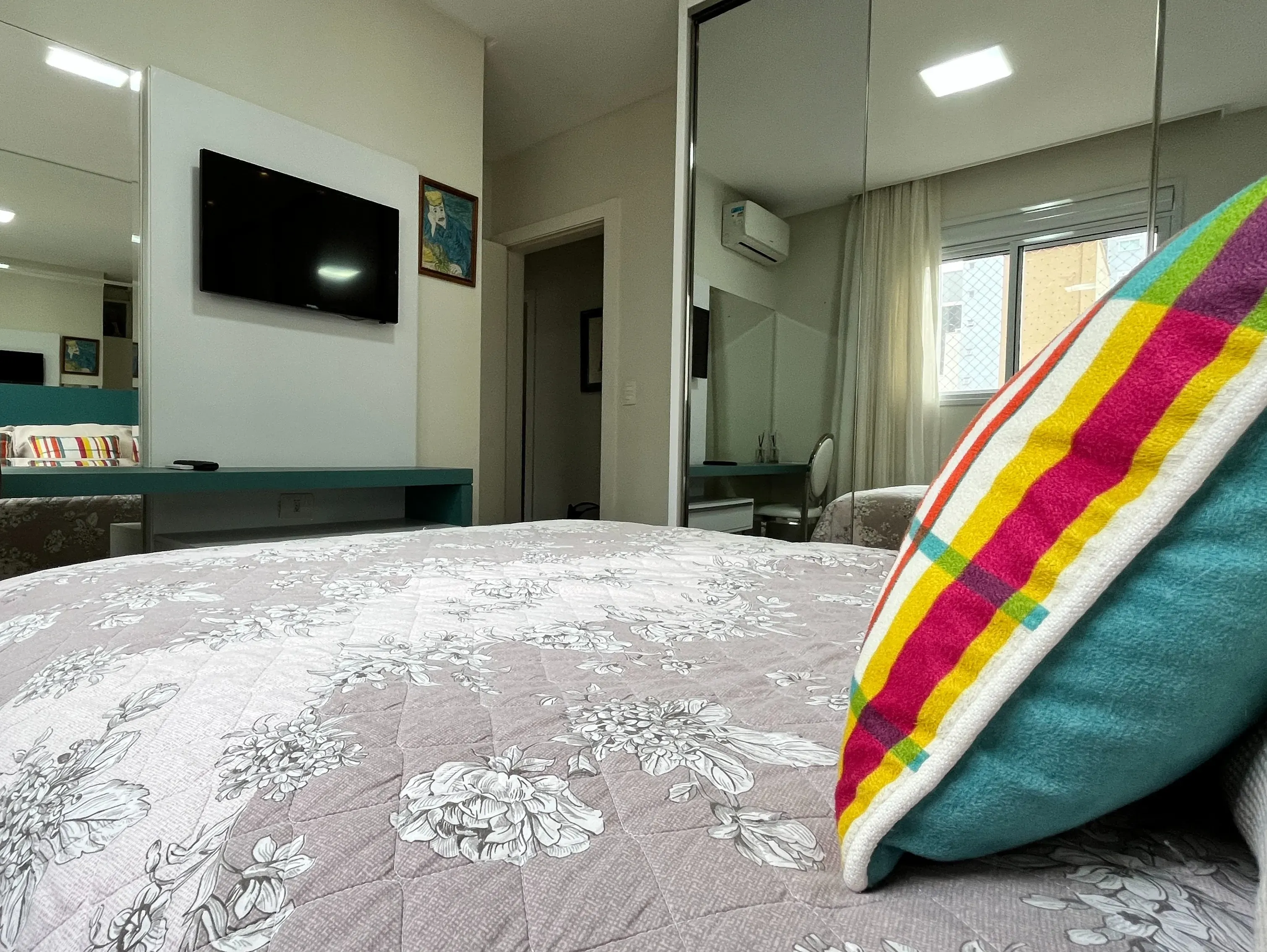 Apartamento alto padrão de 4 dormitórios proximo a Av. Central em BC