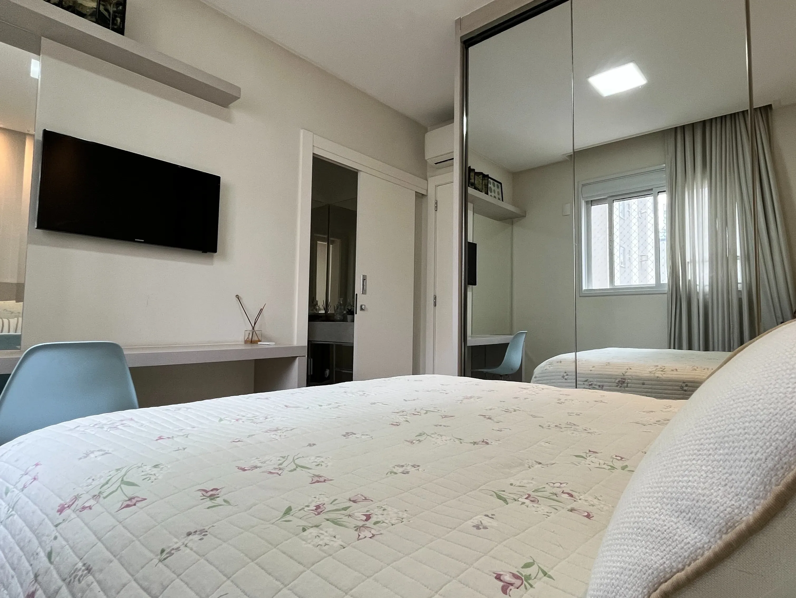 Apartamento alto padrão de 4 dormitórios proximo a Av. Central em BC