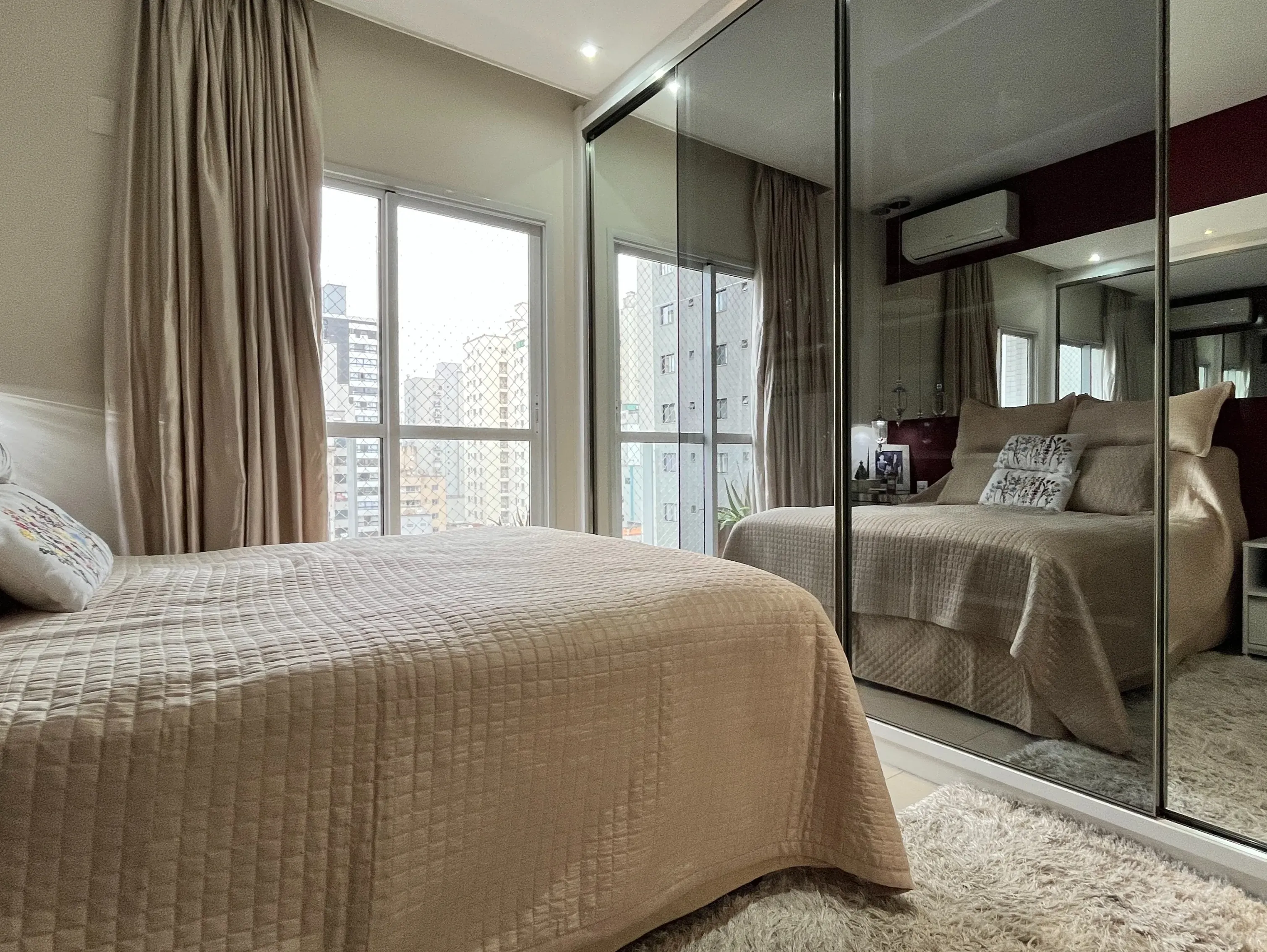 Apartamento alto padrão de 4 dormitórios proximo a Av. Central em BC