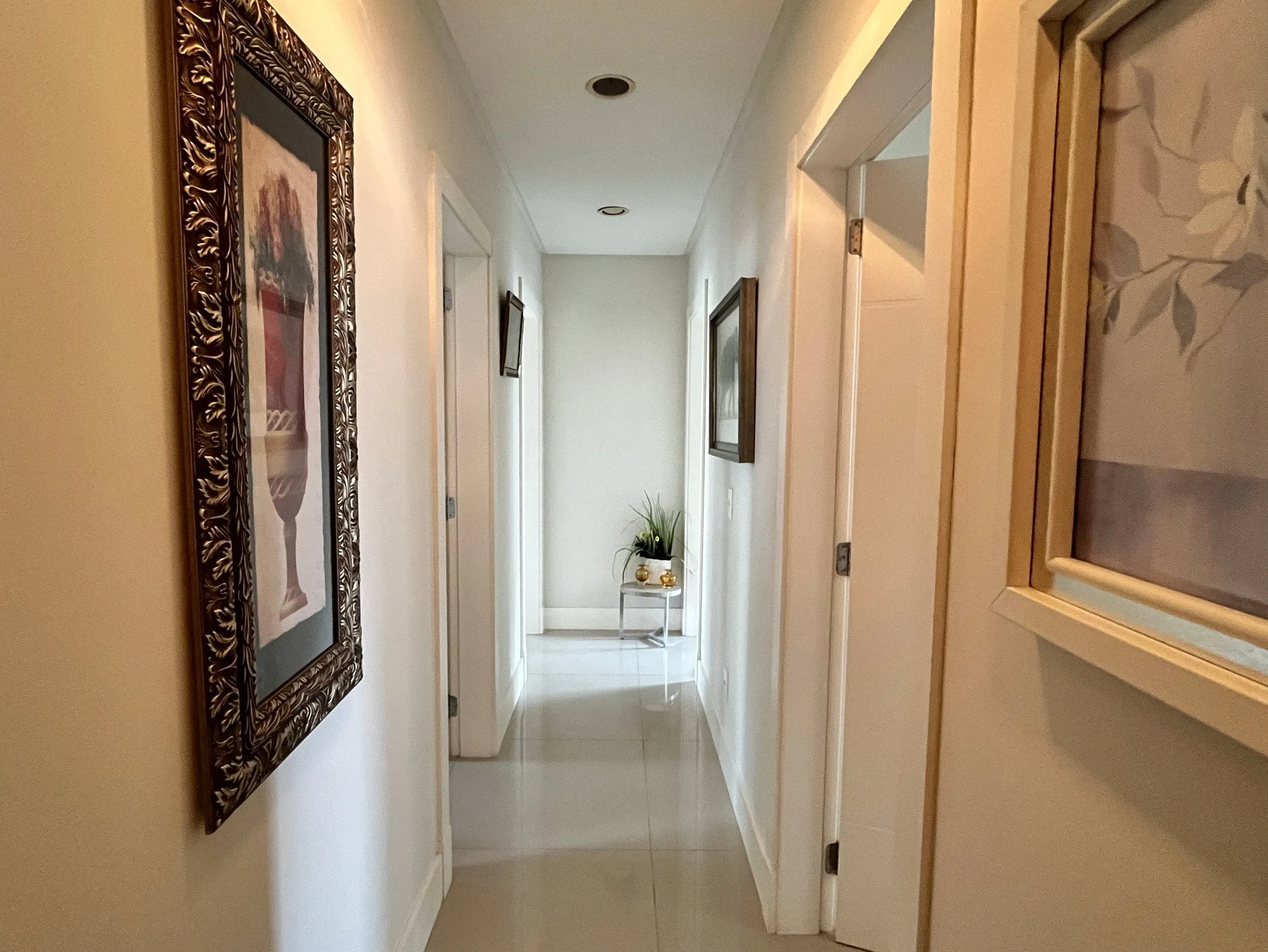 Apartamento alto padrão de 4 dormitórios proximo a Av. Central em BC