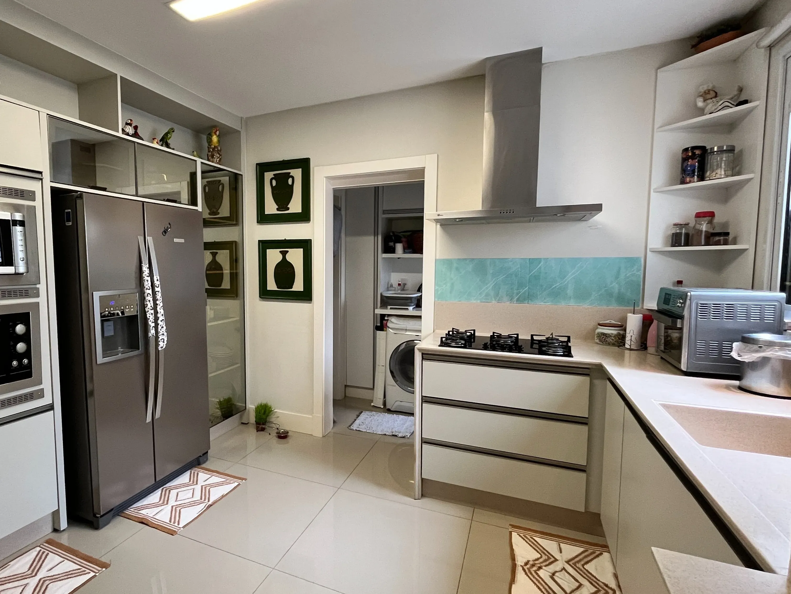 Apartamento alto padrão de 4 dormitórios proximo a Av. Central em BC