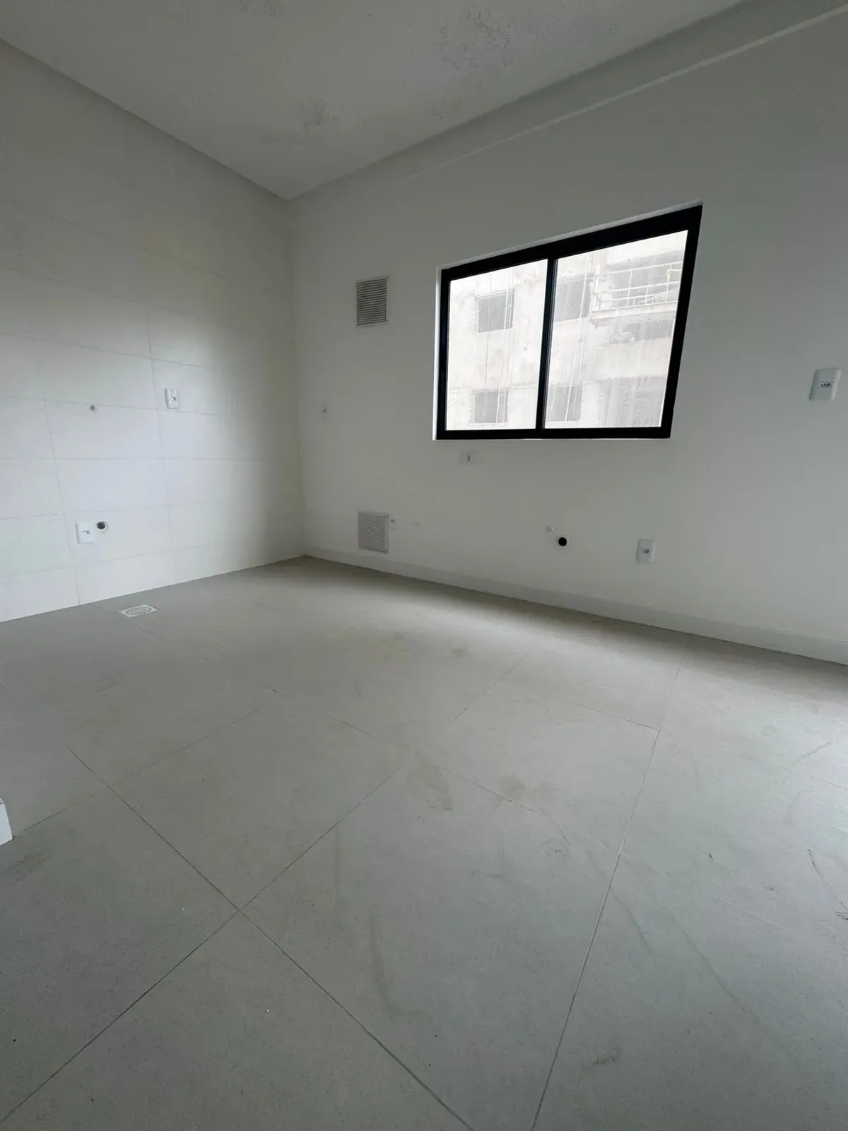 Apartamento com 2 dormitórios sendo 1 suíte e 1 vaga em Morretes – Itapema/SC