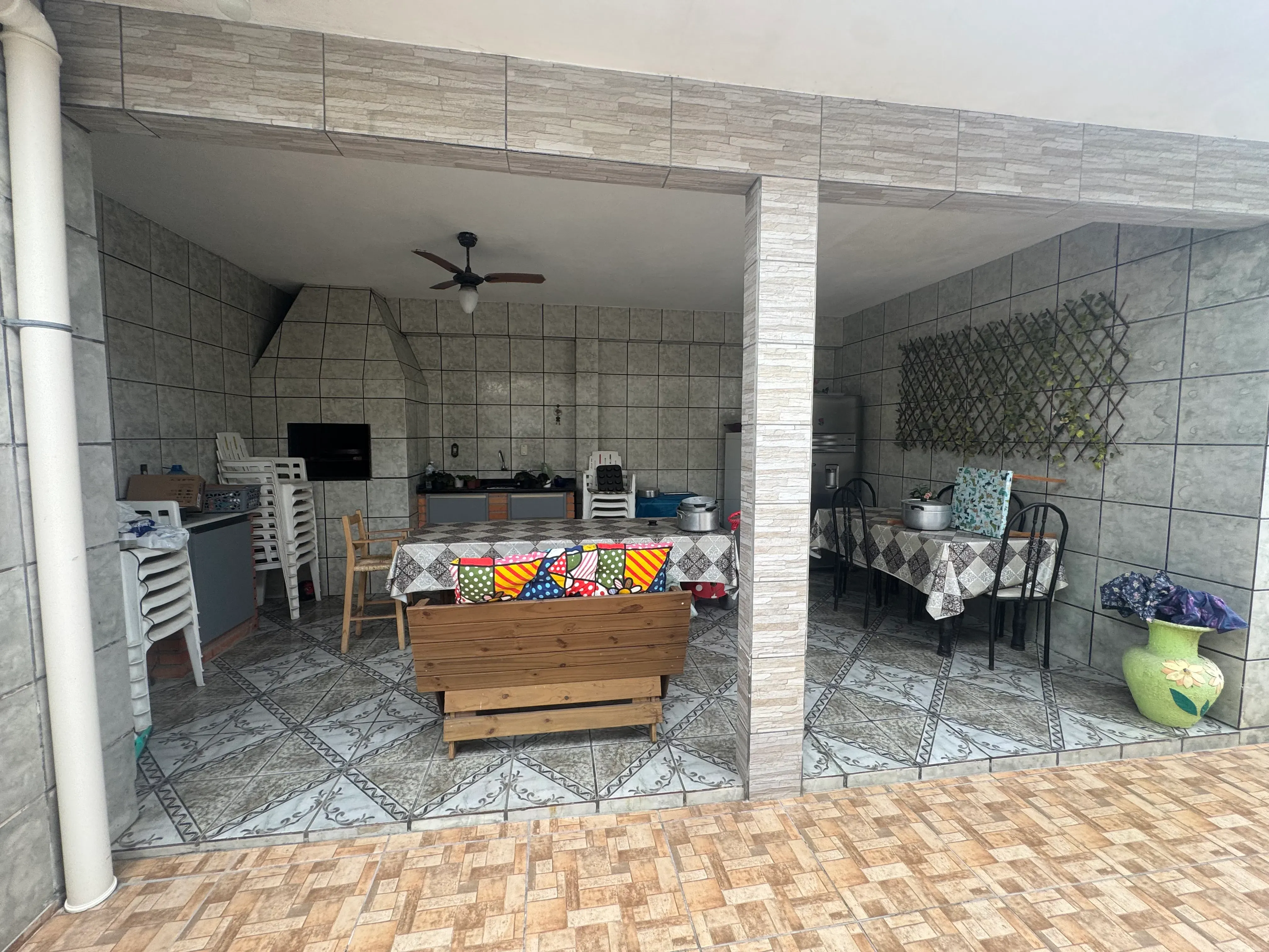 Casa ampla com piscina, 5 dormitórios sendo 2 suítes no bairro São Vicente em Itajaí/SC