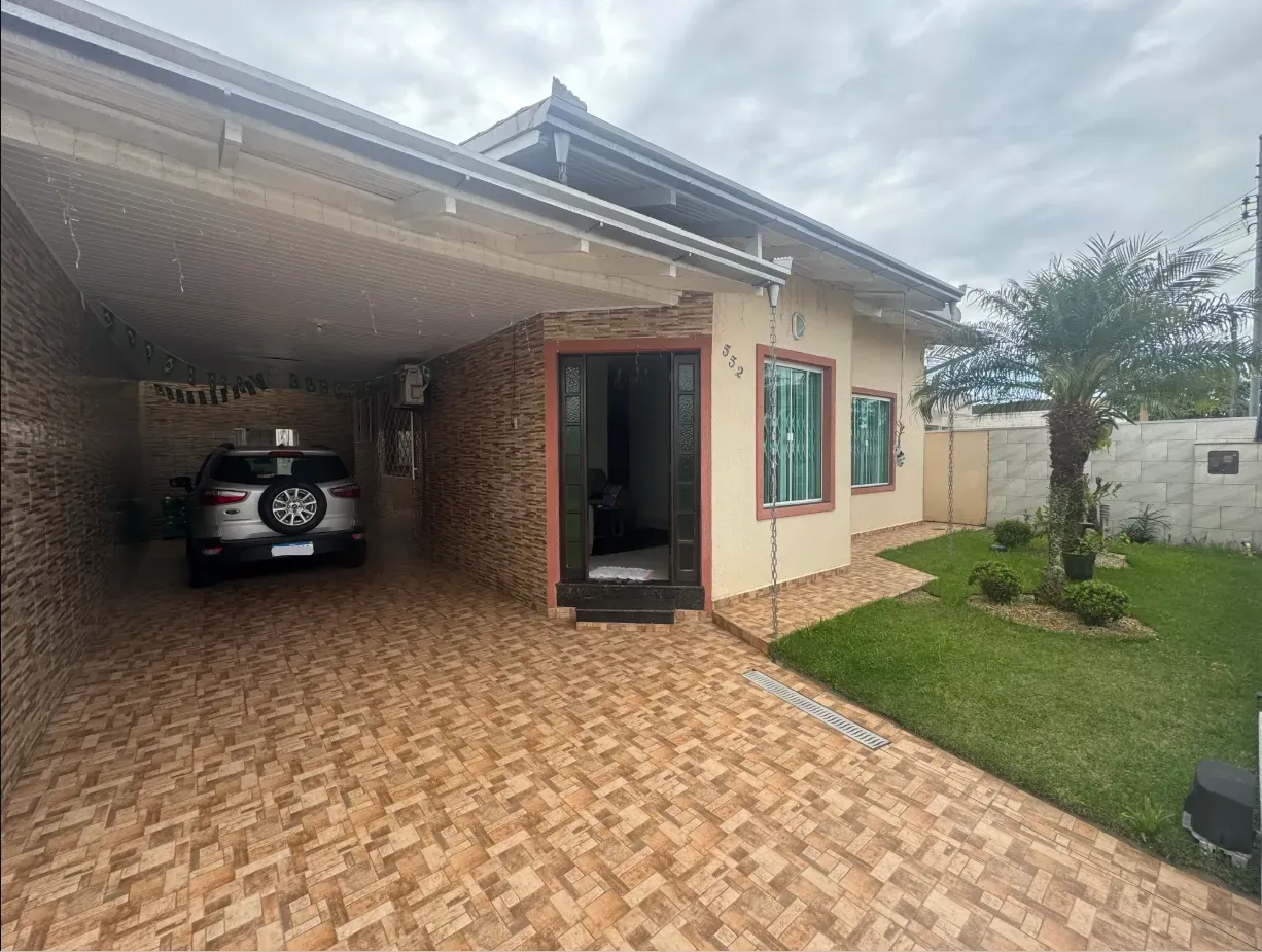 Casa ampla com piscina, 5 dormitórios sendo 2 suítes no bairro São Vicente em Itajaí/SC