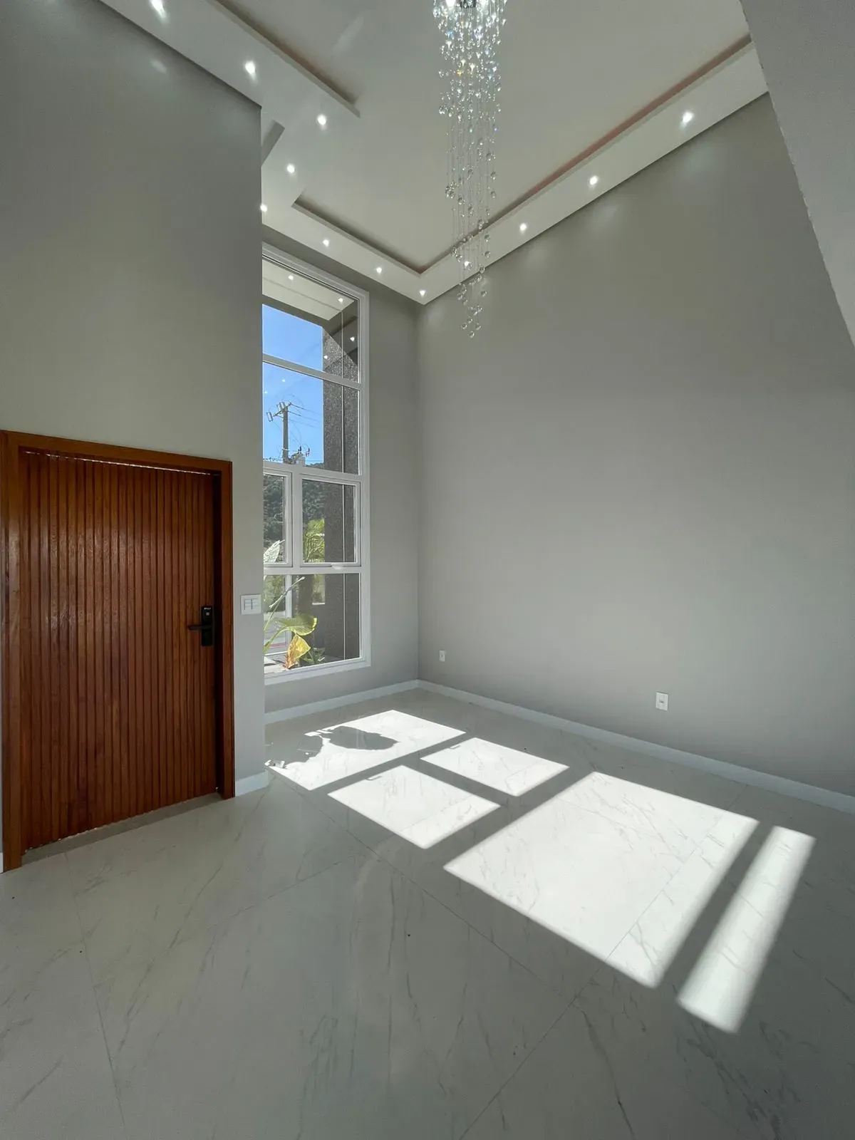 Casa alto padrão 3 dormitórios sendo 1 suíte e 2 vagas de garagem em Palhoça/SC