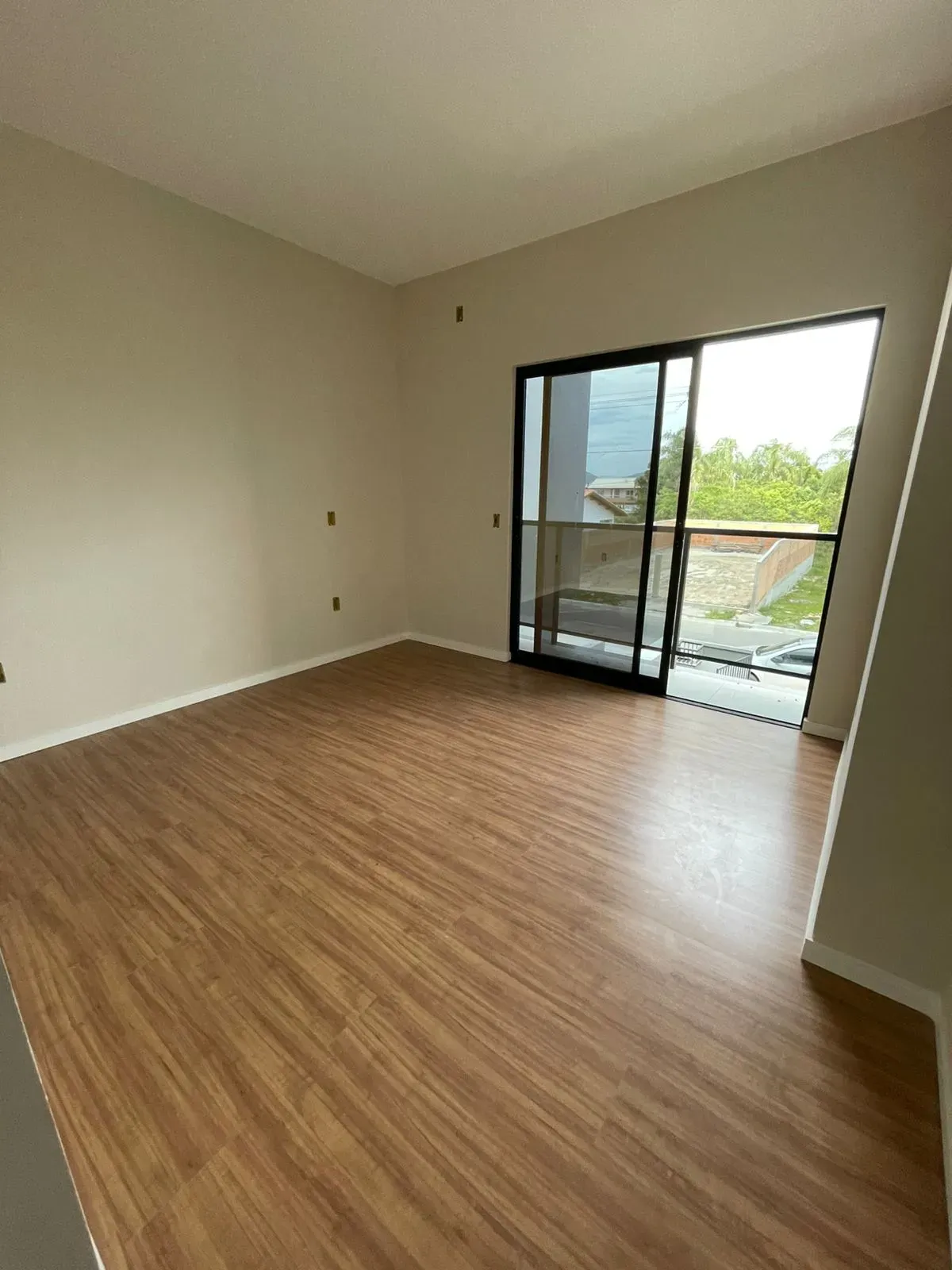 Sobrado com 3 dormitórios e 2 vagas de garagem | Palhoça/SC