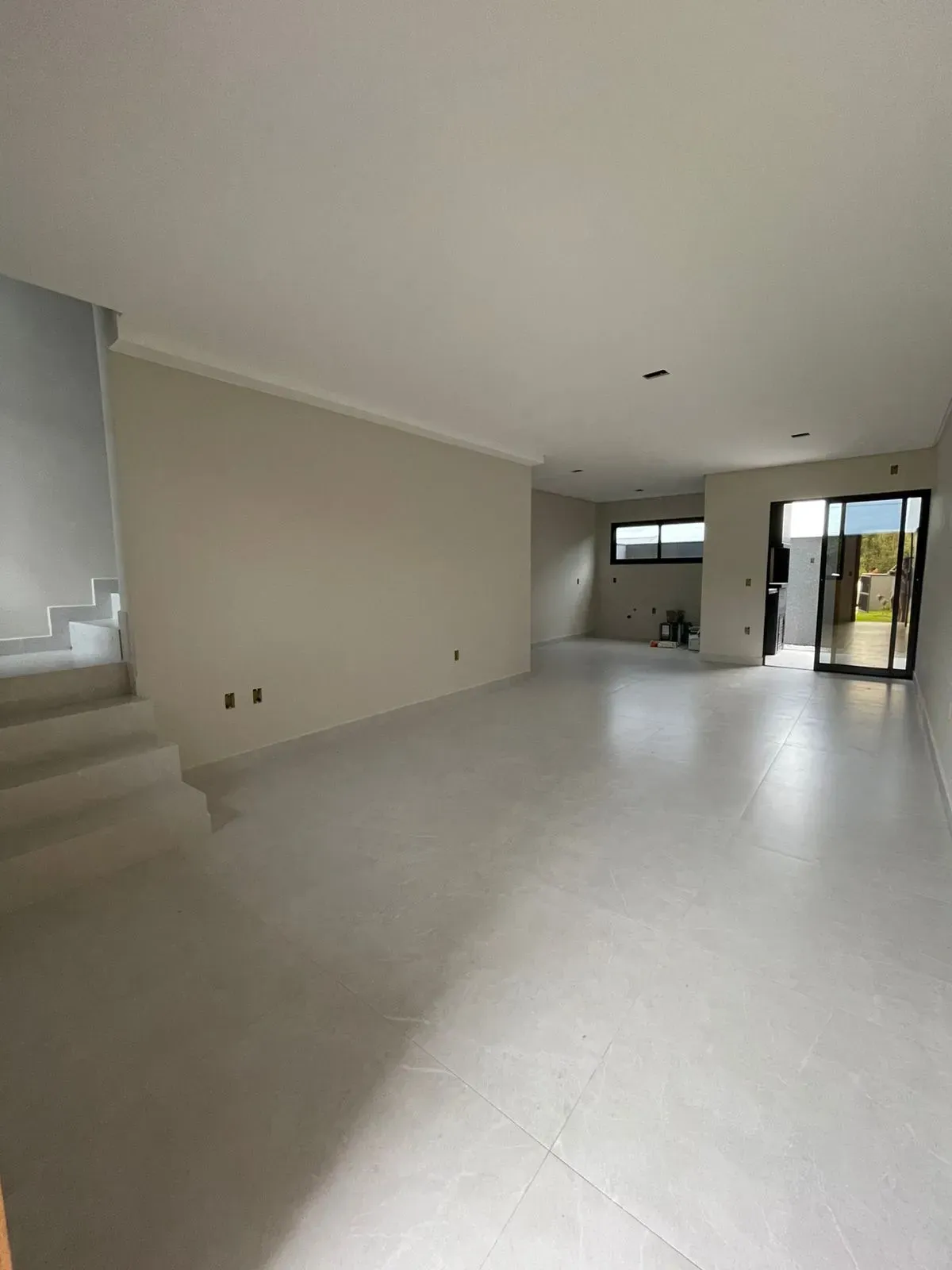 Sobrado com 3 dormitórios e 2 vagas de garagem | Palhoça/SC