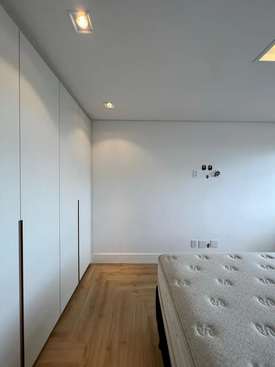 Apartamento com móveis planejados 4 dormitórios sendo 2 suítes e 1 vaga em Itajaí/SC