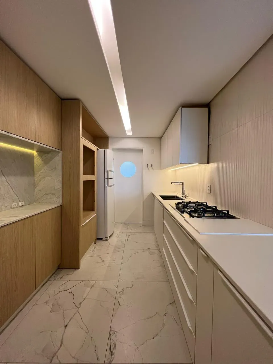 Apartamento com móveis planejados 4 dormitórios sendo 2 suítes e 1 vaga em Itajaí/SC