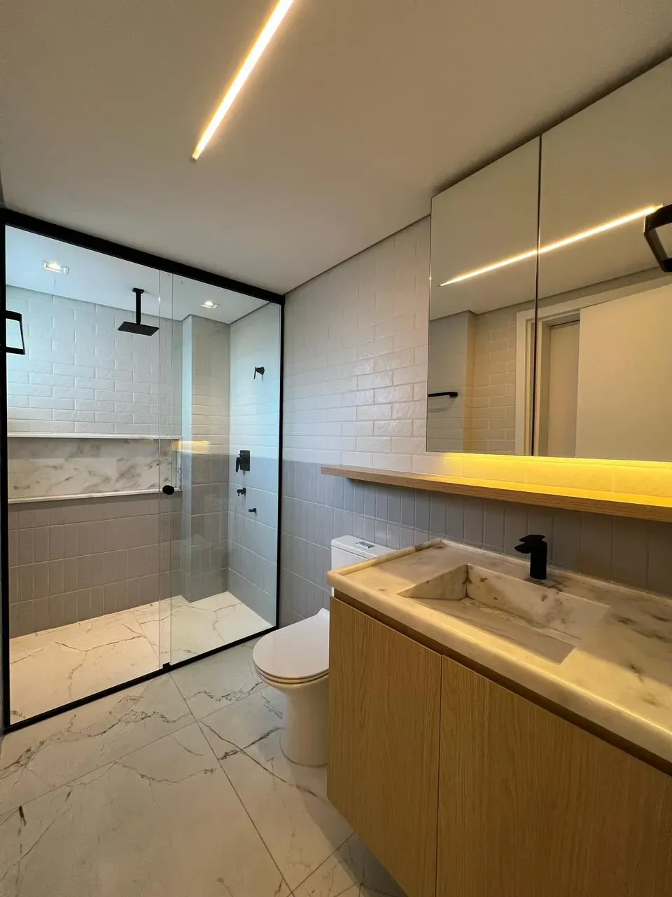 Apartamento com móveis planejados 4 dormitórios sendo 2 suítes e 1 vaga em Itajaí/SC