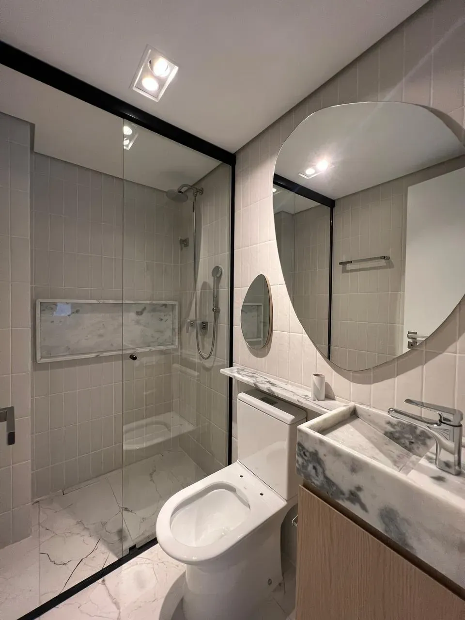 Apartamento com móveis planejados 4 dormitórios sendo 2 suítes e 1 vaga em Itajaí/SC