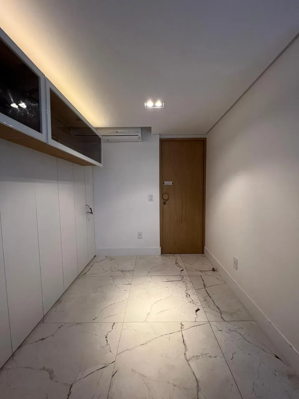 Apartamento com móveis planejados 4 dormitórios sendo 2 suítes e 1 vaga em Itajaí/SC