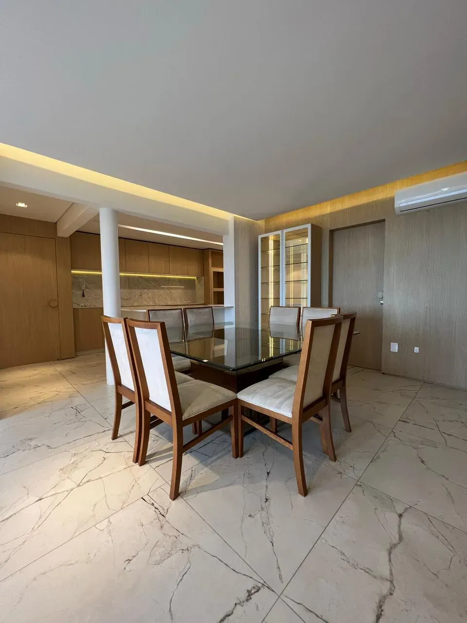 Apartamento com móveis planejados 4 dormitórios sendo 2 suítes e 1 vaga em Itajaí/SC