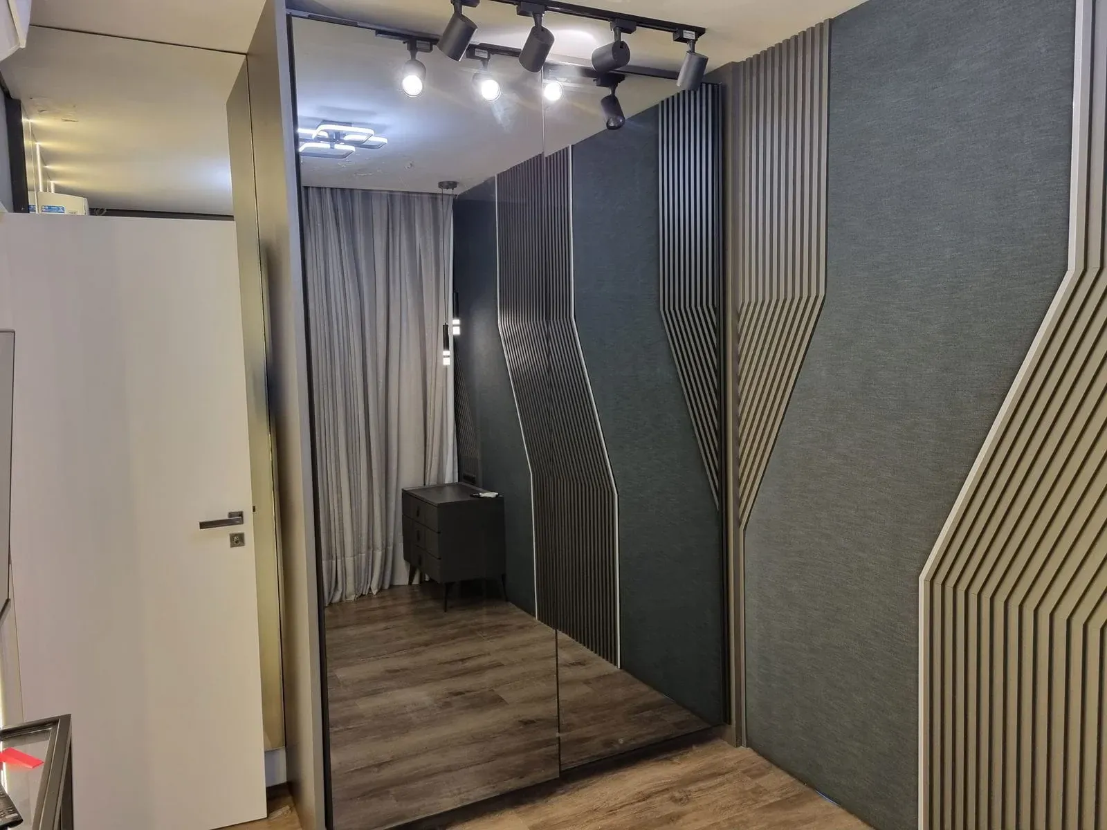 Cobertura finamente mobiliada com 3 suítes e 3 vagas garagem em Cabeçudas Itajaí/SC