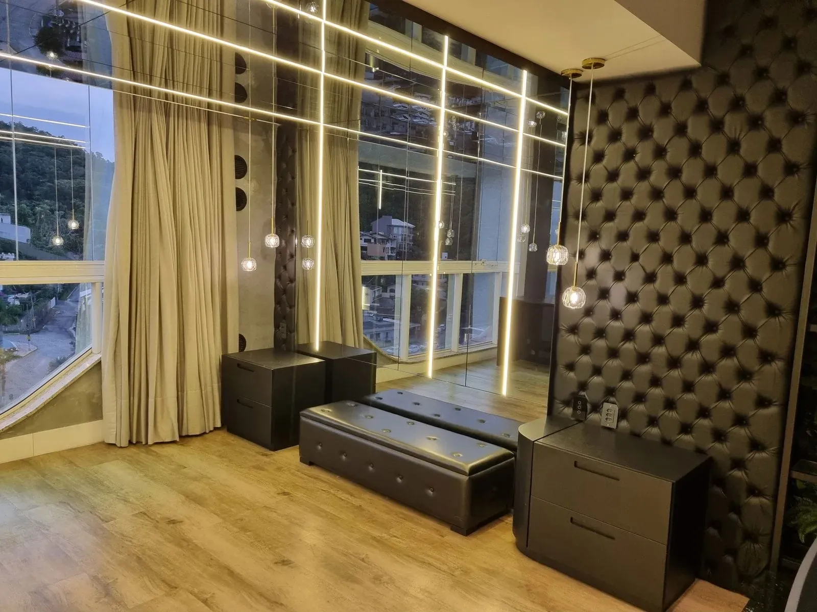 Cobertura finamente mobiliada com 3 suítes e 3 vagas garagem em Cabeçudas Itajaí/SC