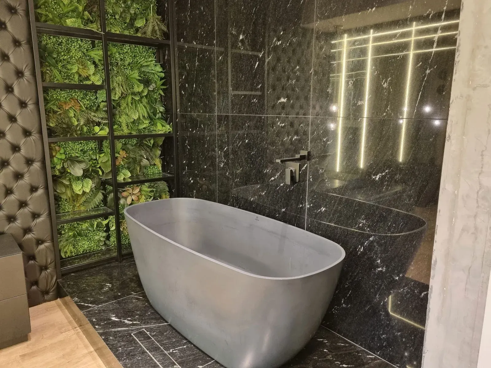 Cobertura finamente mobiliada com 3 suítes e 3 vagas garagem em Cabeçudas Itajaí/SC