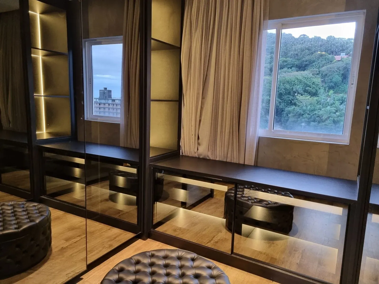 Cobertura finamente mobiliada com 3 suítes e 3 vagas garagem em Cabeçudas Itajaí/SC