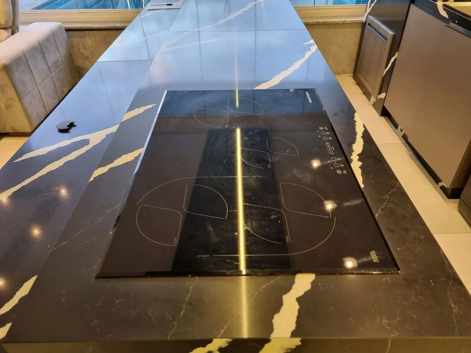 Cobertura finamente mobiliada com 3 suítes e 3 vagas garagem em Cabeçudas Itajaí/SC