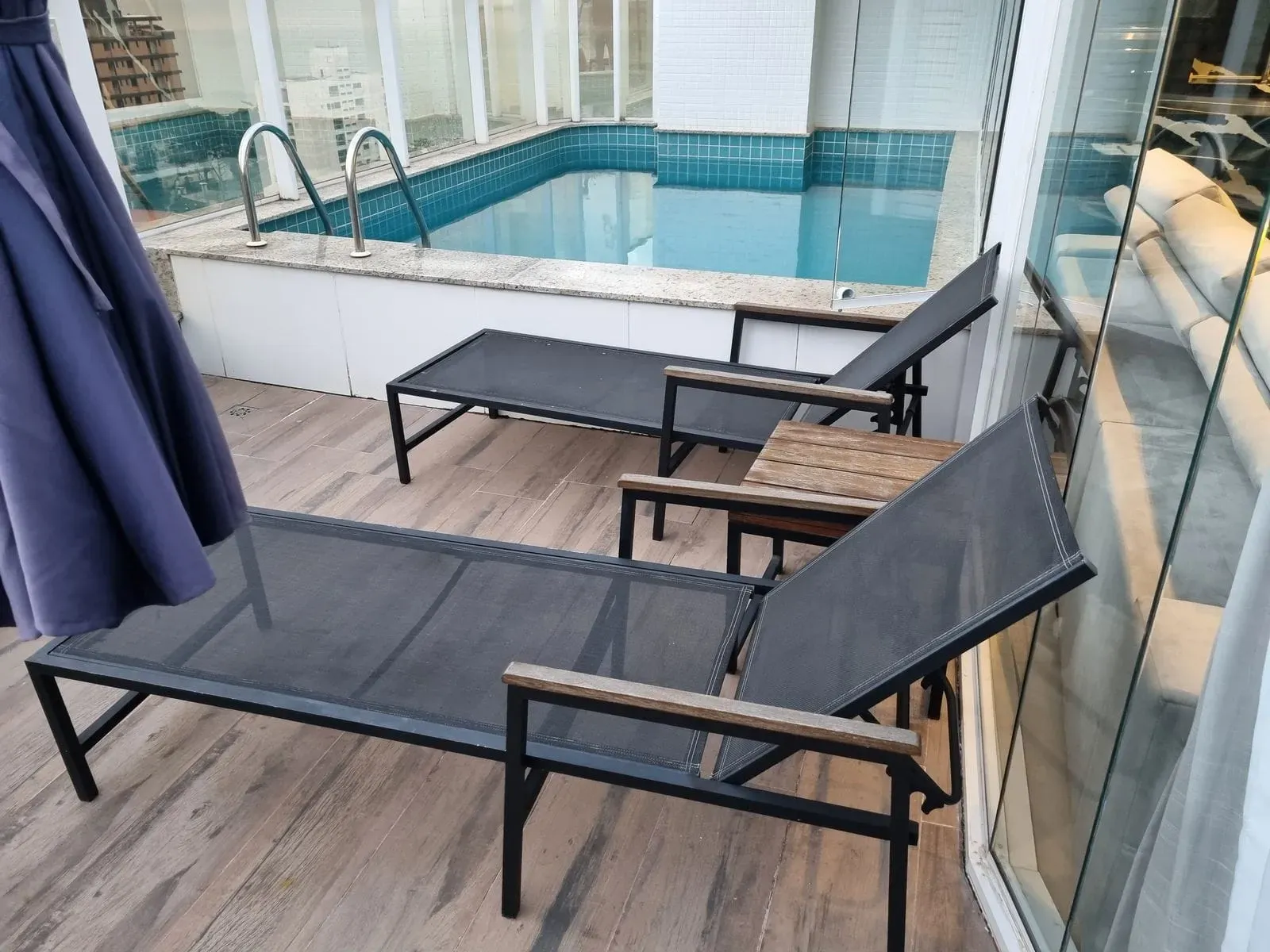 Cobertura finamente mobiliada com 3 suítes e 3 vagas garagem em Cabeçudas Itajaí/SC