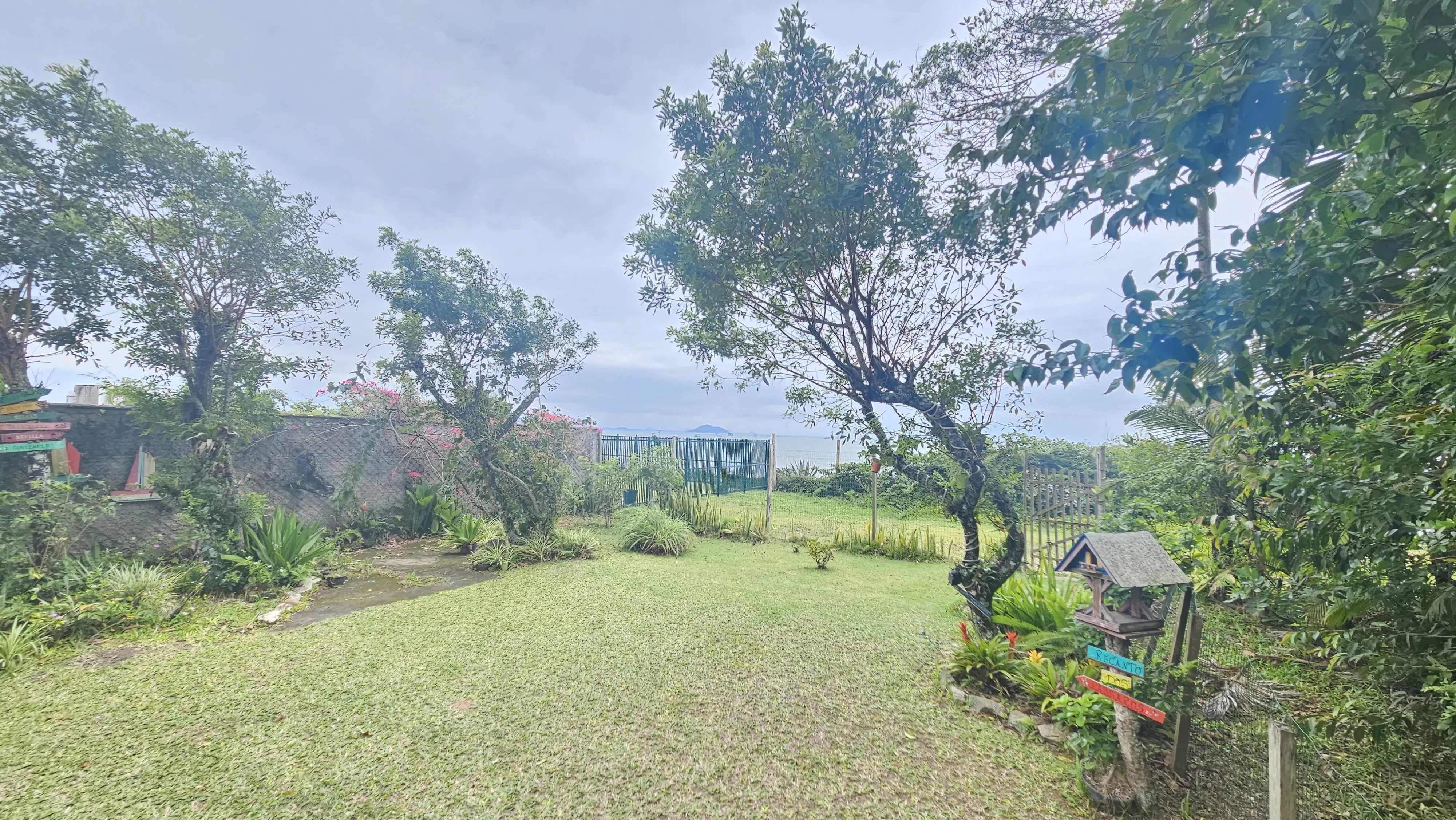 Terreno exclusivo pé na areia com 2.000m² ideal para construtoras, na Praia de Armação, Penha/SC