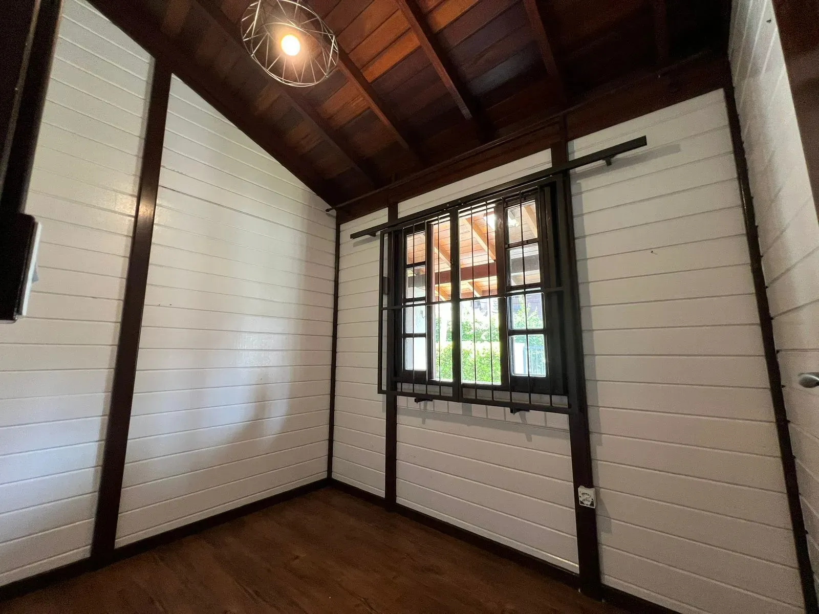 Casa com 3 dormitórios sendo 1 suíte e 1 vaga de garagem no Bairro Cabeçudas em Itajaí/SC